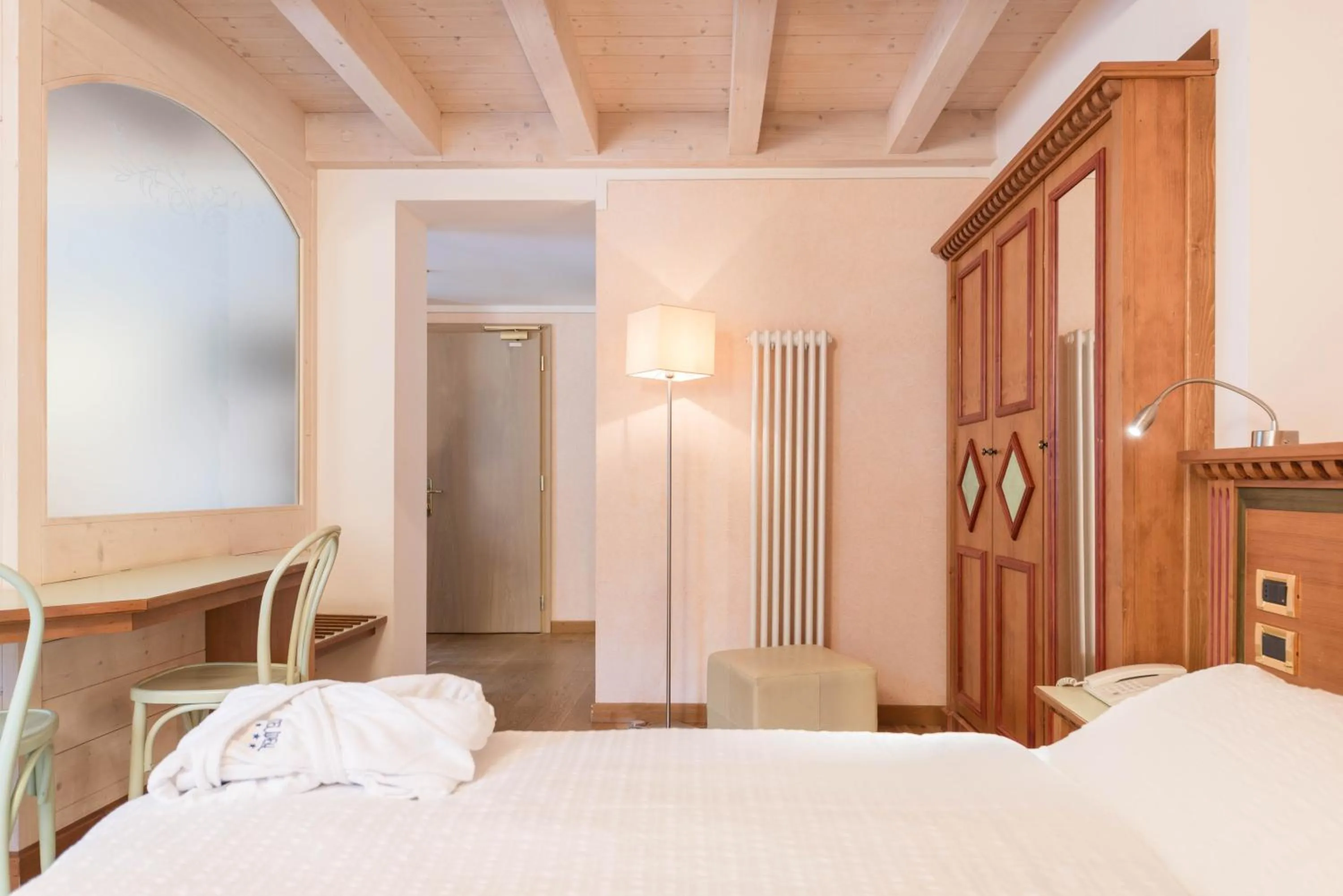 Bedroom, Bed in Hotel Ideal