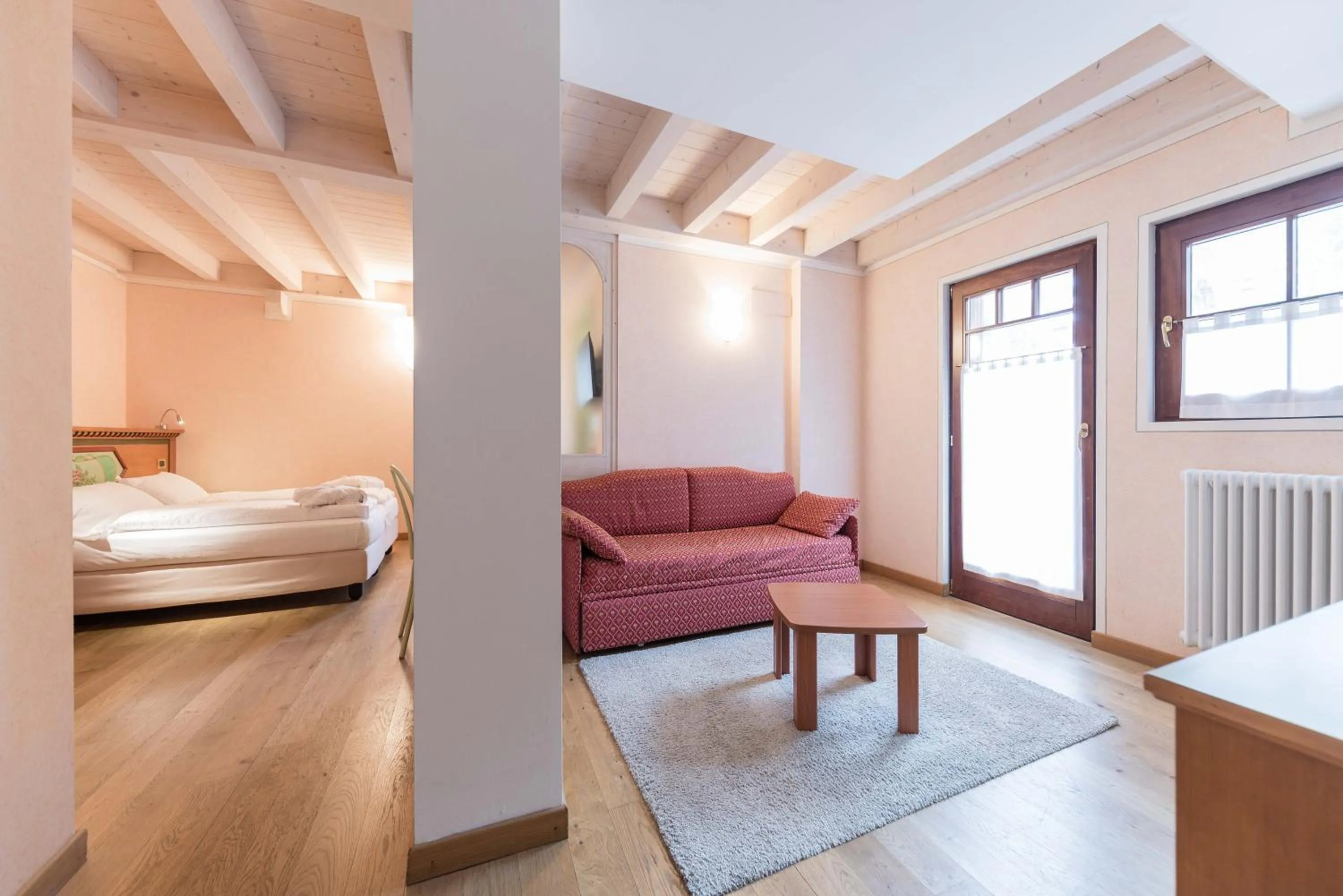 Bedroom, Bed in Hotel Ideal