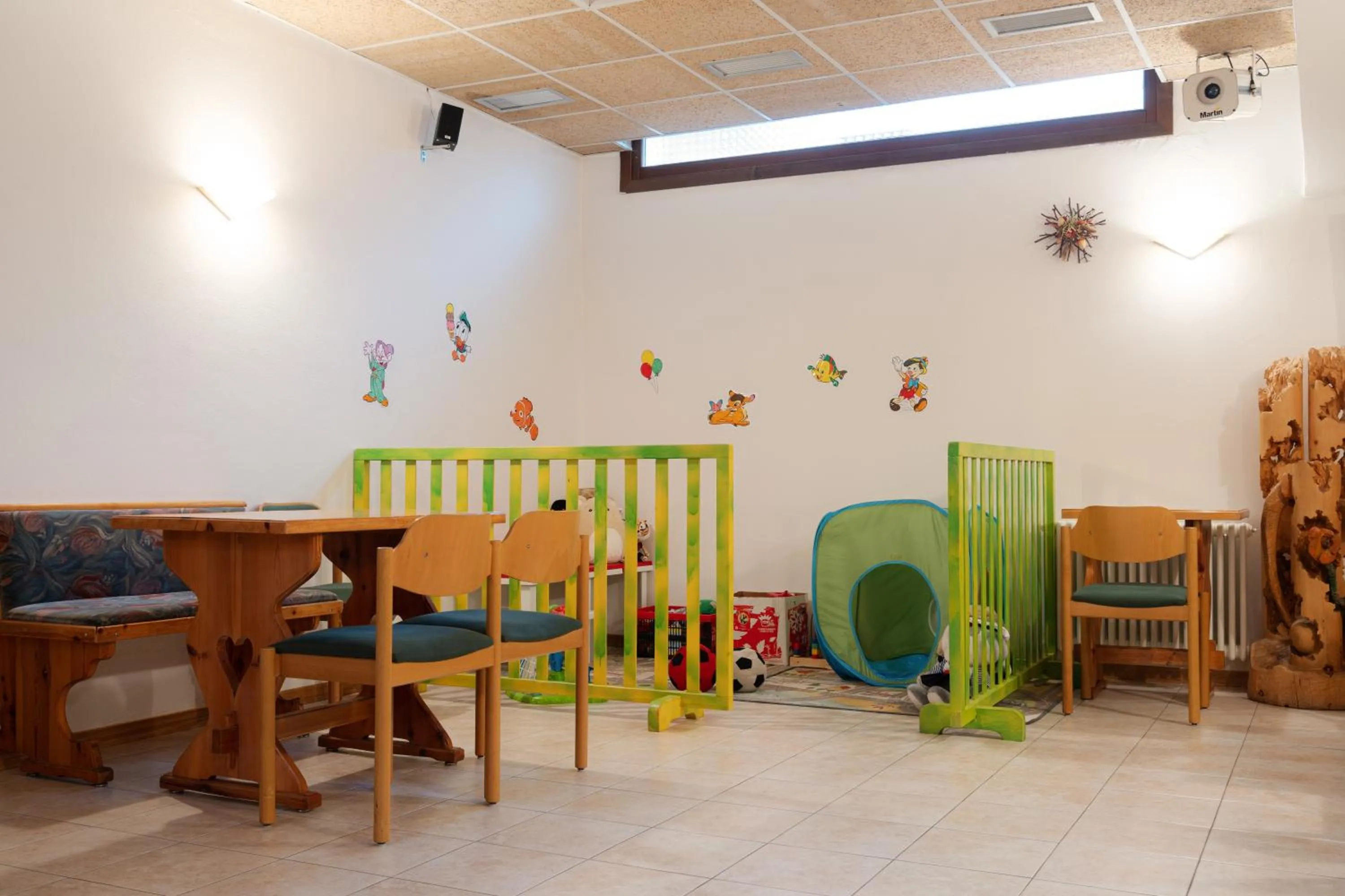 Communal lounge/ TV room in Hotel Villa Emma