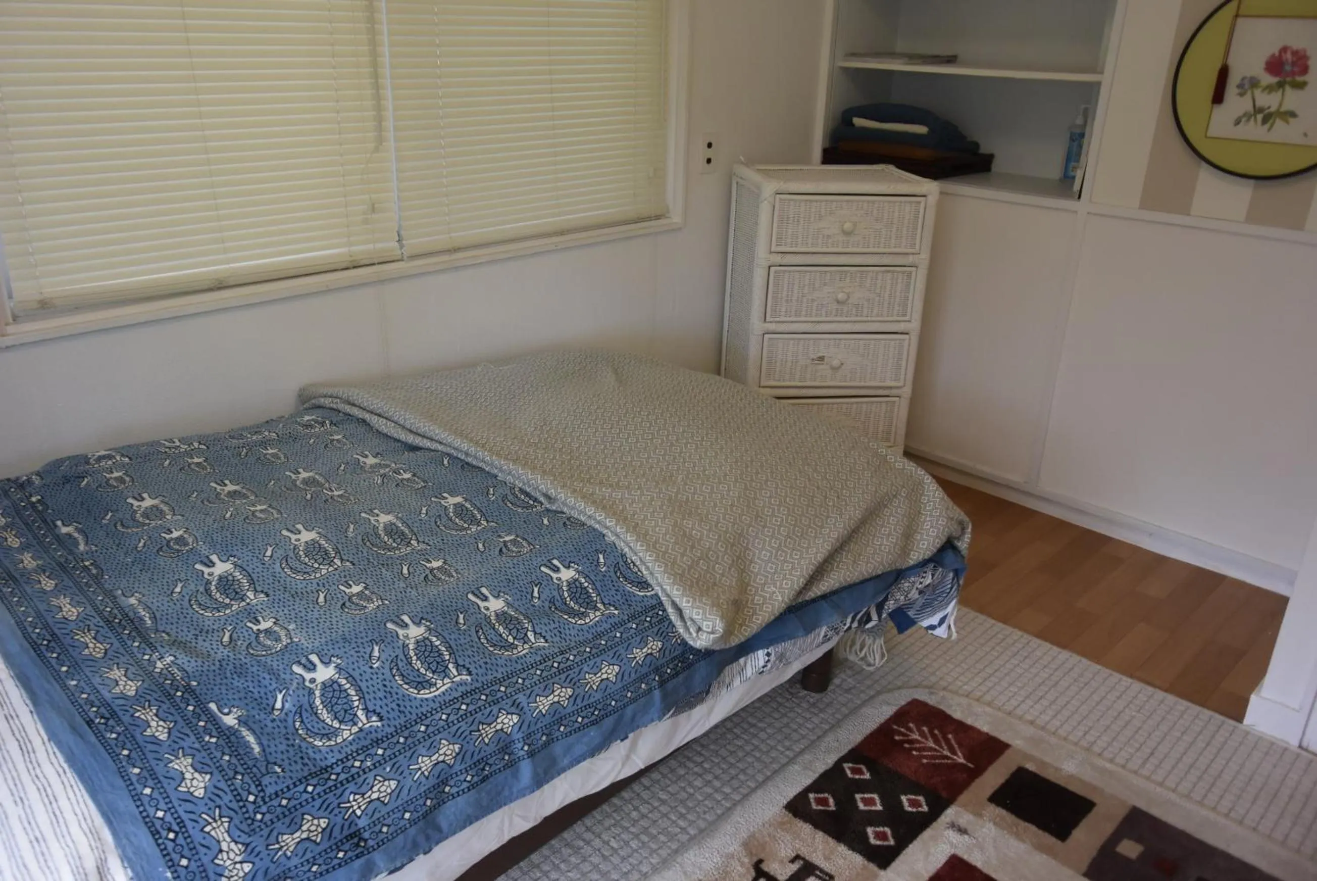 Bed in EMS Enoshima クラシックゲストハウス 寝室は個室 犬OK