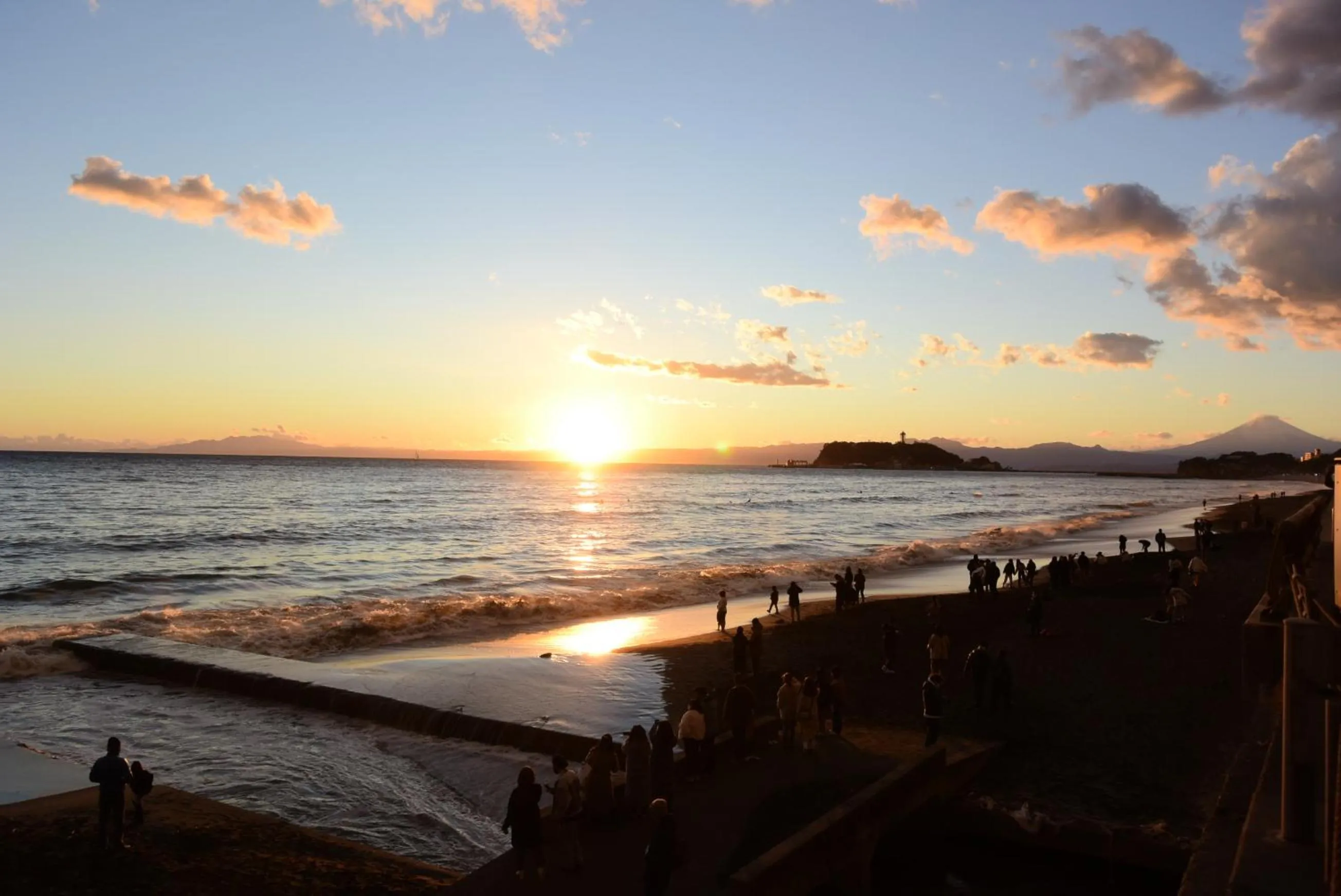 Sea view in EMS Enoshima クラシックゲストハウス 寝室は個室 犬OK