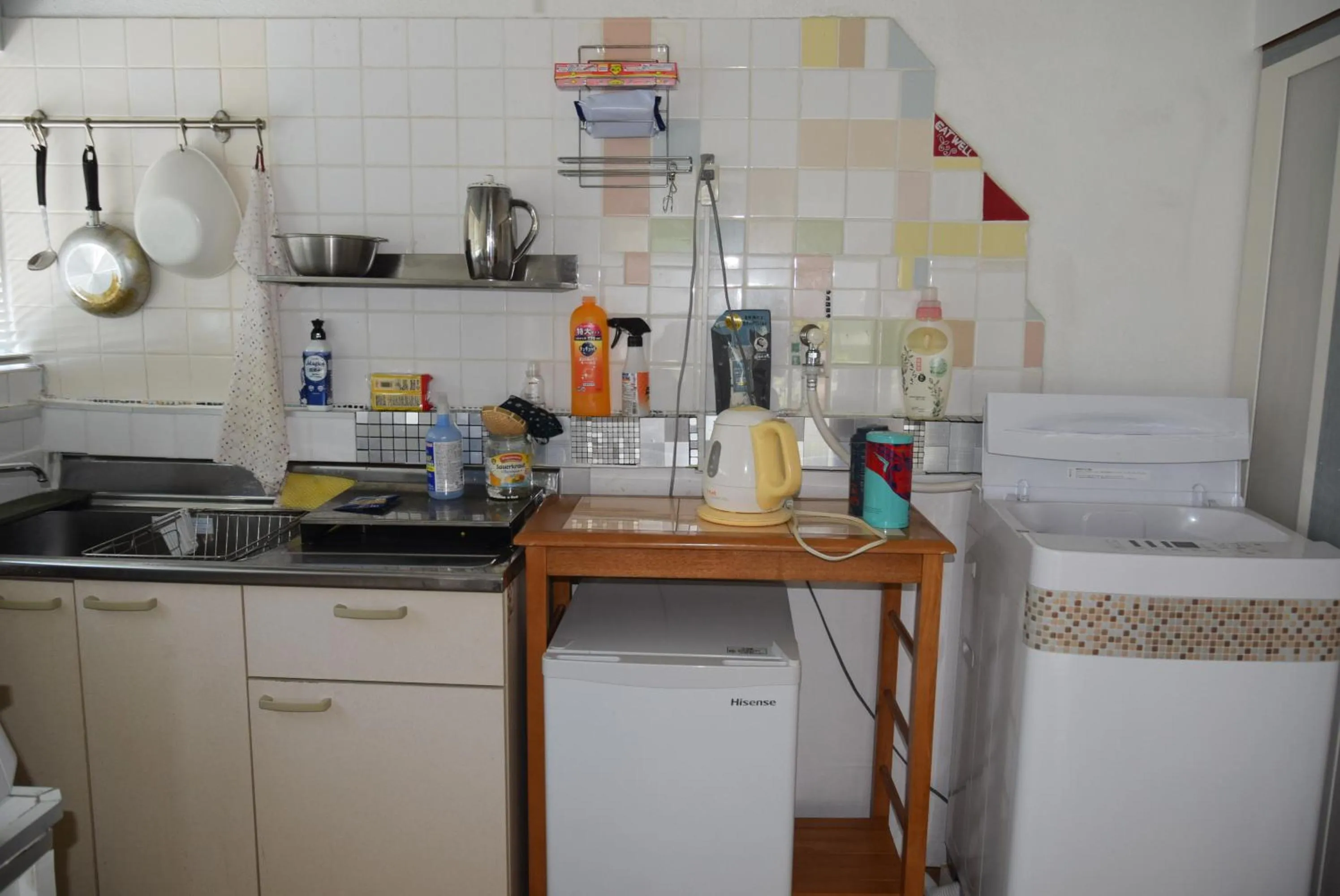 Kitchen or kitchenette in EMS Enoshima クラシックゲストハウス 寝室は個室 犬OK