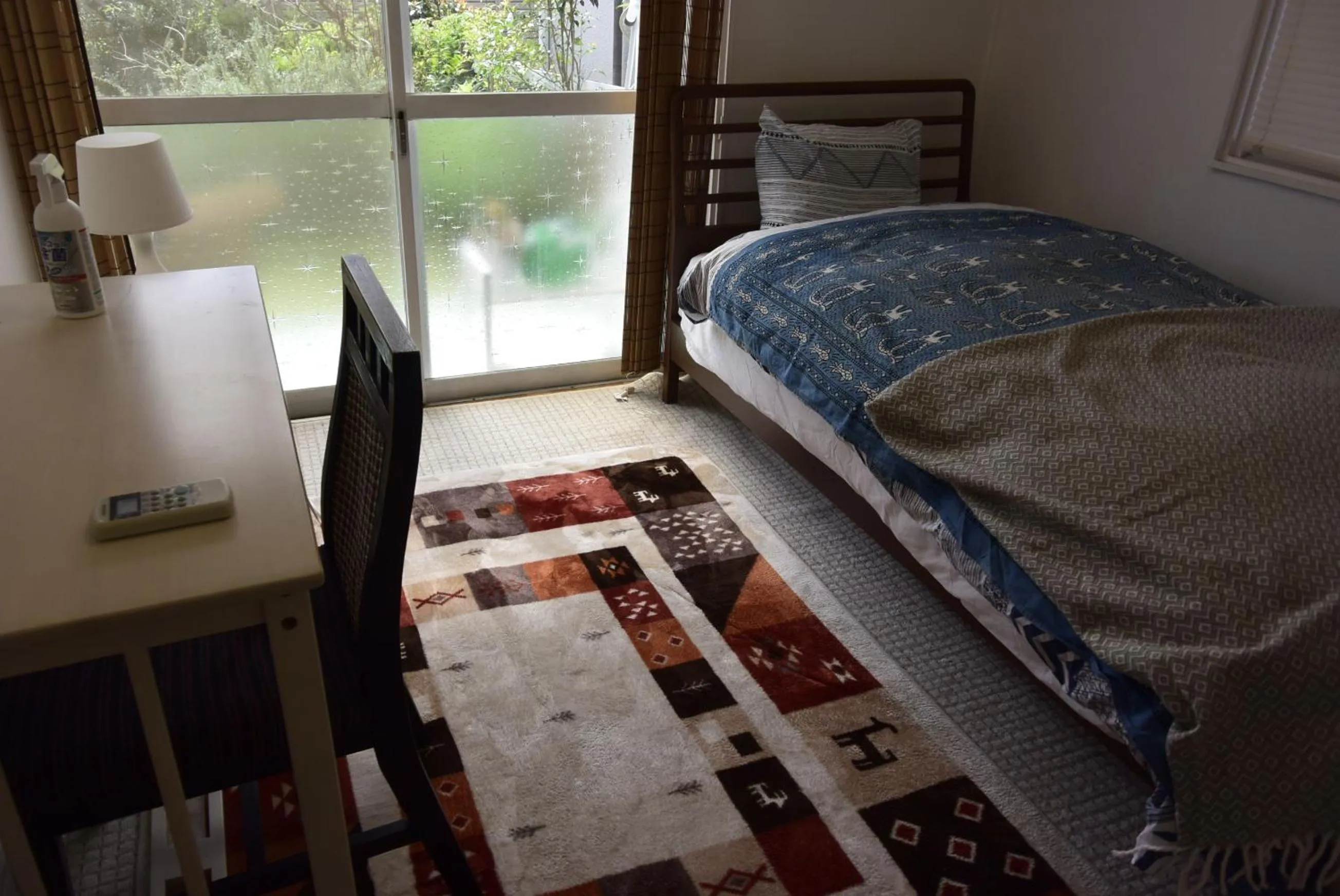 Bed in EMS Enoshima クラシックゲストハウス 寝室は個室 犬OK