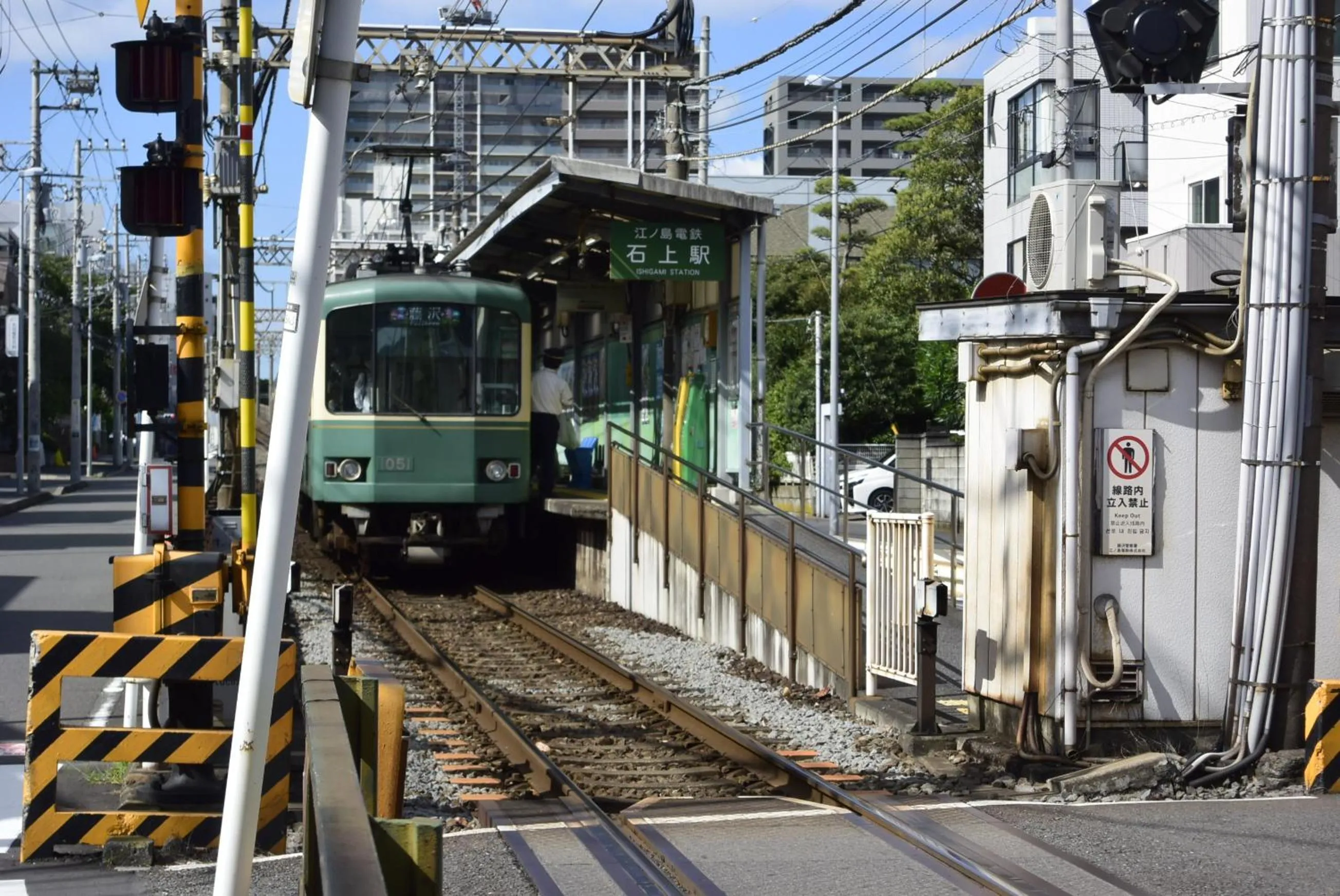 Location in EMS Enoshima クラシックゲストハウス 寝室は個室 犬OK