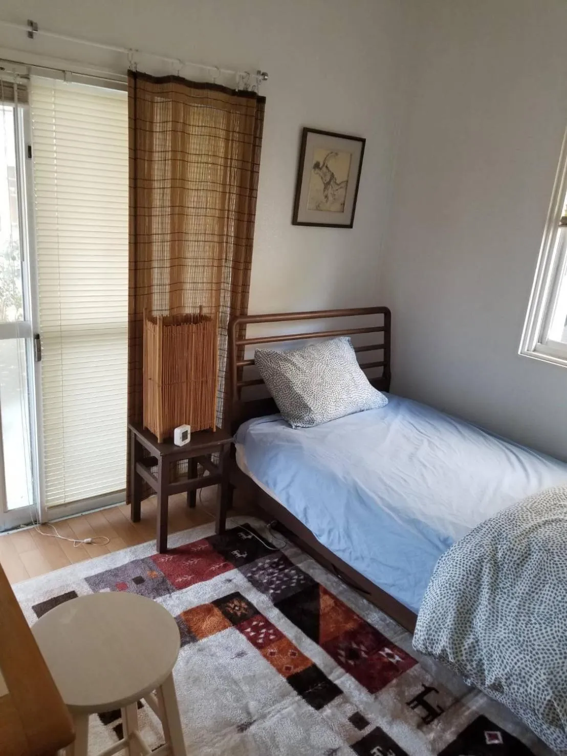 Bed in EMS Enoshima クラシックゲストハウス 寝室は個室 犬OK