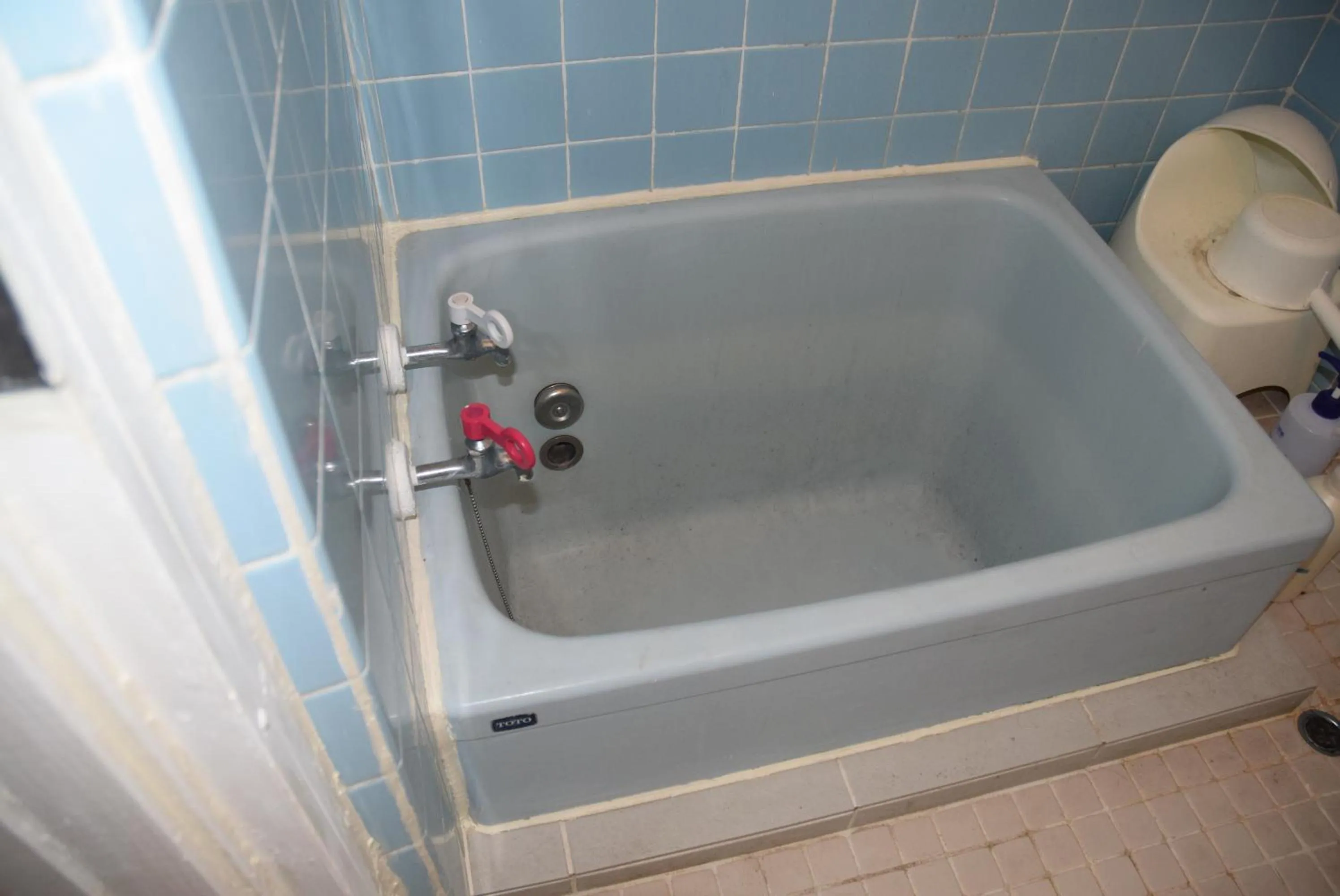 Bathroom in EMS Enoshima クラシックゲストハウス 寝室は個室 犬OK