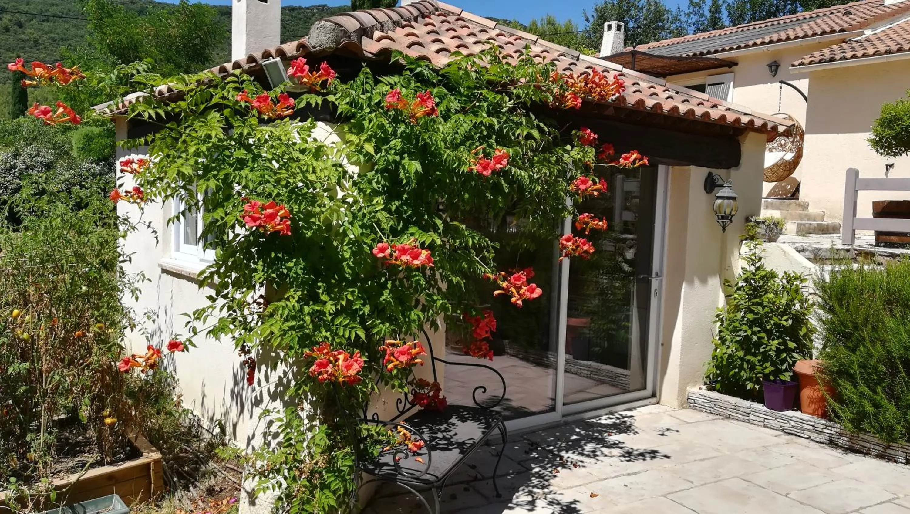 Day in Villa QUINISSOLE