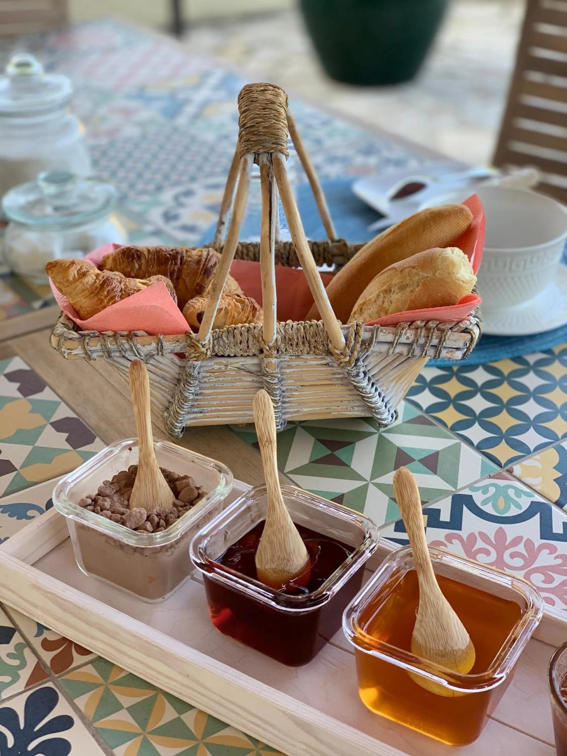 Breakfast in Villa QUINISSOLE