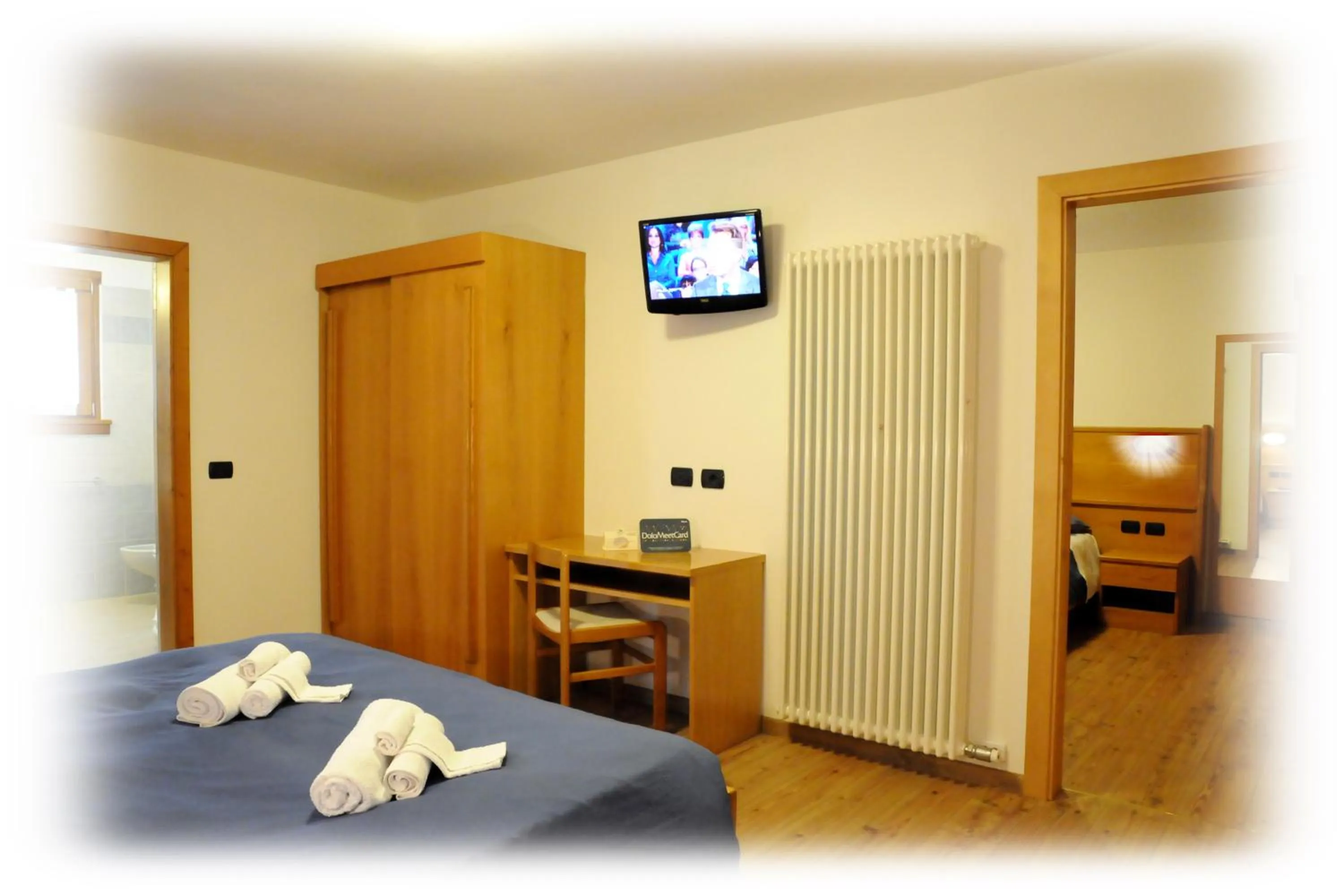 Photo of the whole room, Bed in Albergo alla Posta