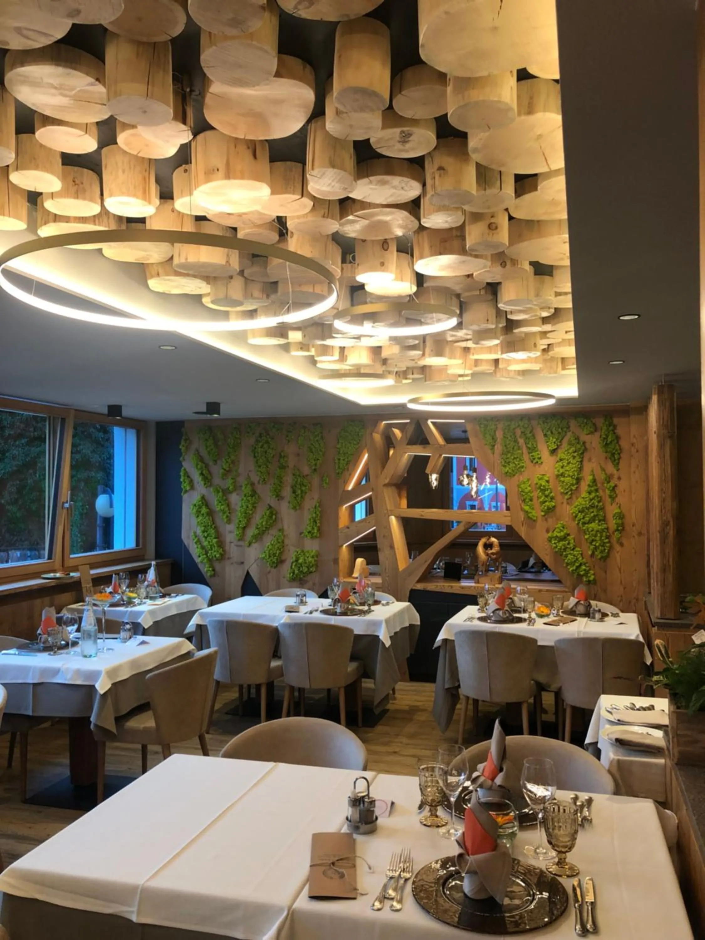 Restaurant/places to eat in Cavallino Lovely Hotel