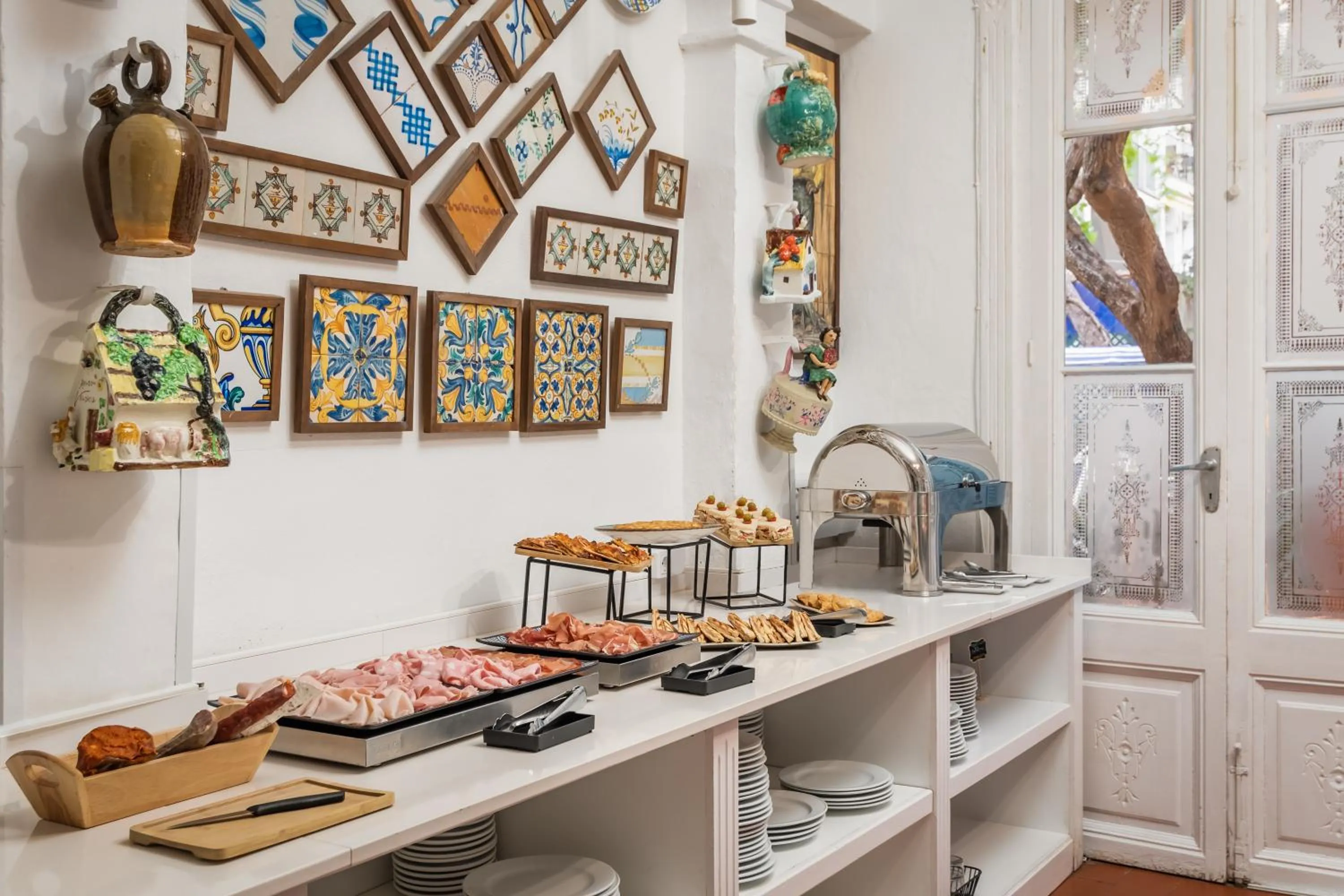 Buffet breakfast in Hotel Medium Romantic