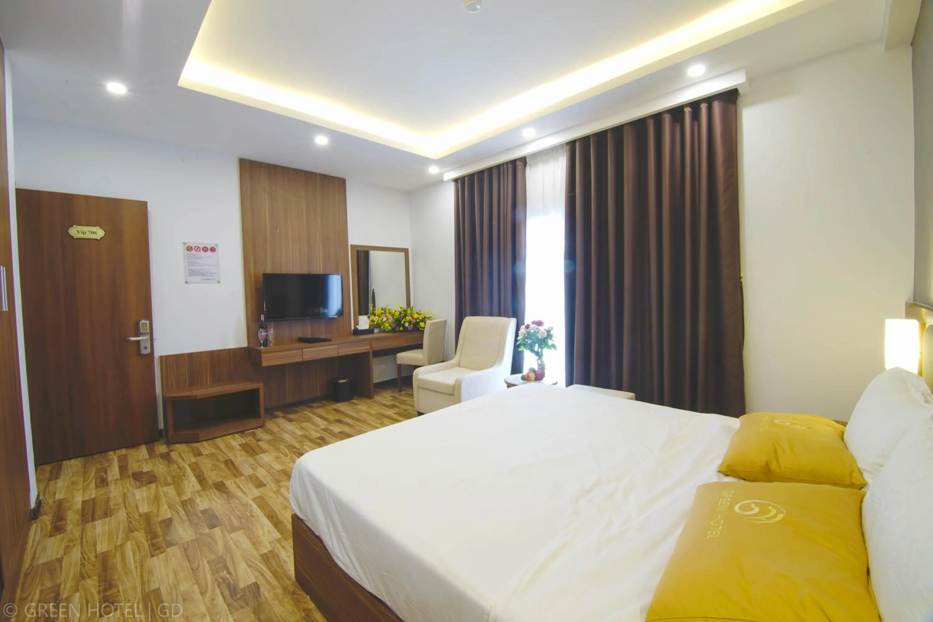 Bedroom, Bed in Green Hadong Hotel