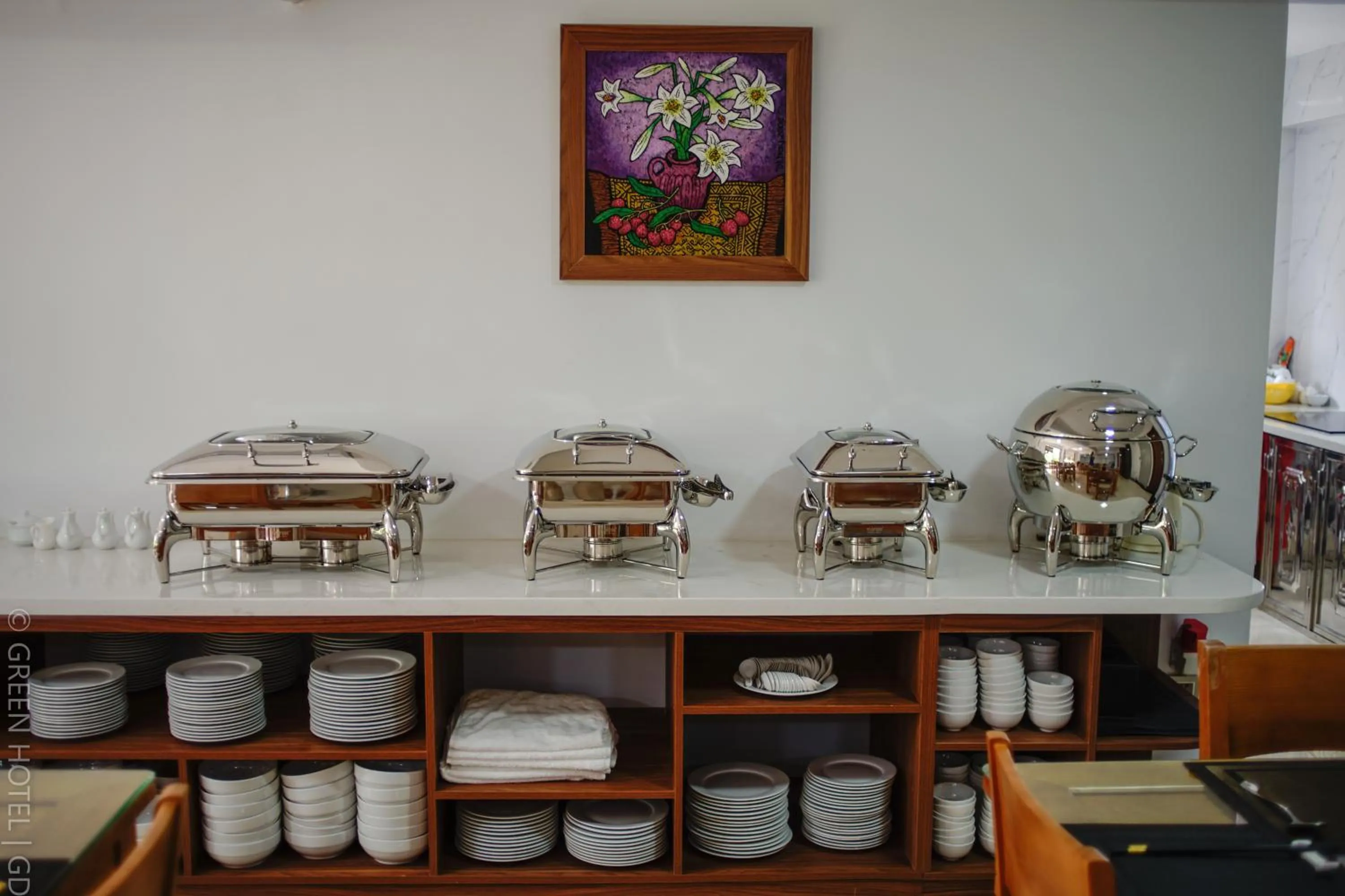 Restaurant/places to eat in Green Hadong Hotel