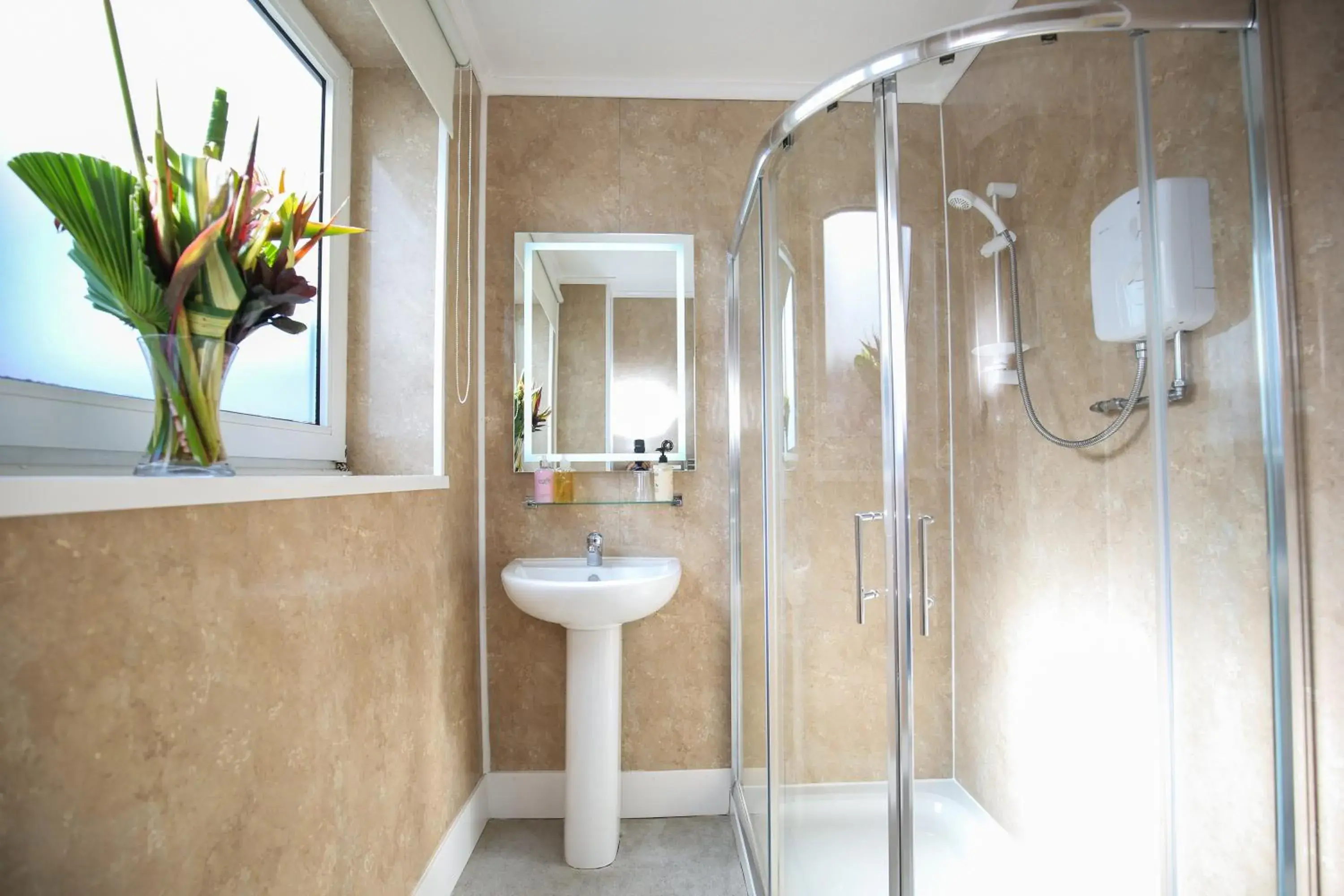 Deluxe Double Room with Sea View in The Seacliffe - Whitby Deluxe Double Room with Sea View in The Seacliffe - Whitby