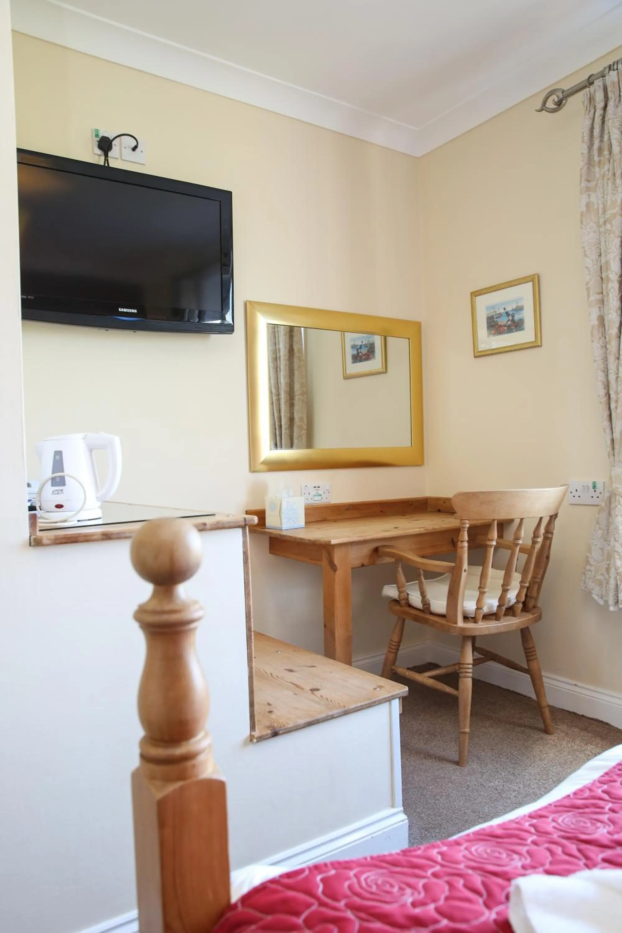 Bed in The Seacliffe - Whitby