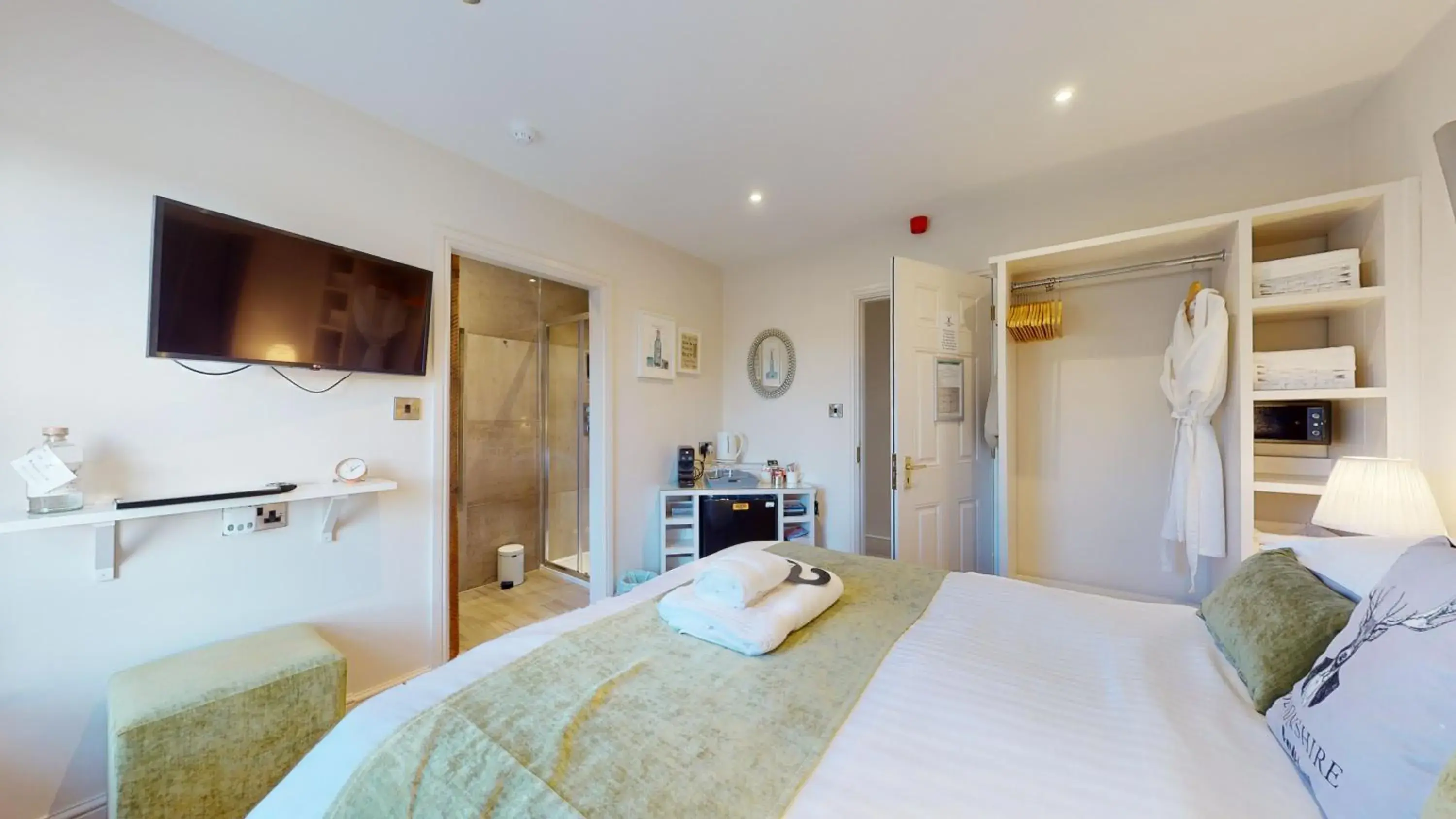 King Room in The Devonshire Arms King Room in The Devonshire Arms