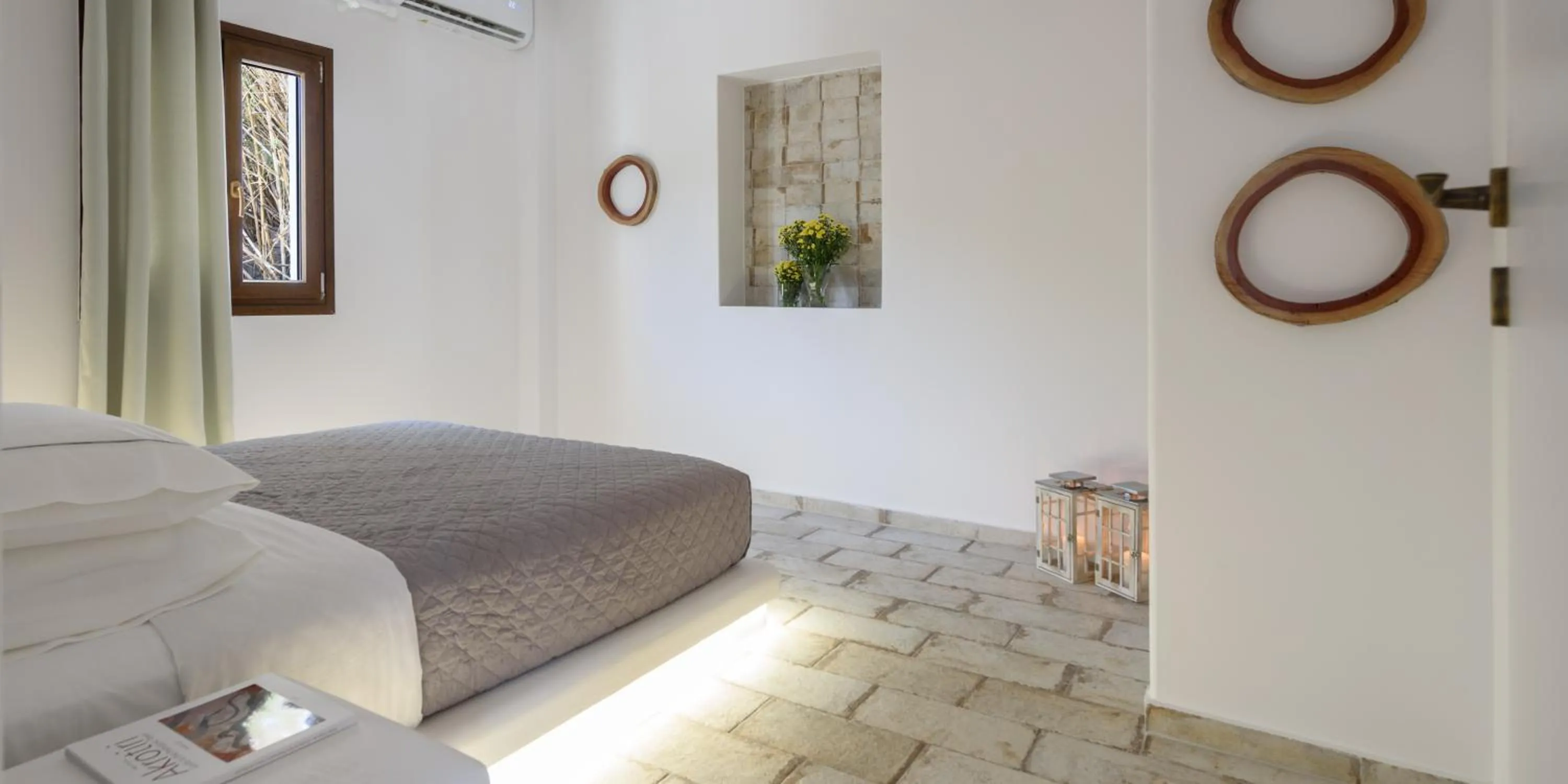 Bed in Elia Residences Santorini