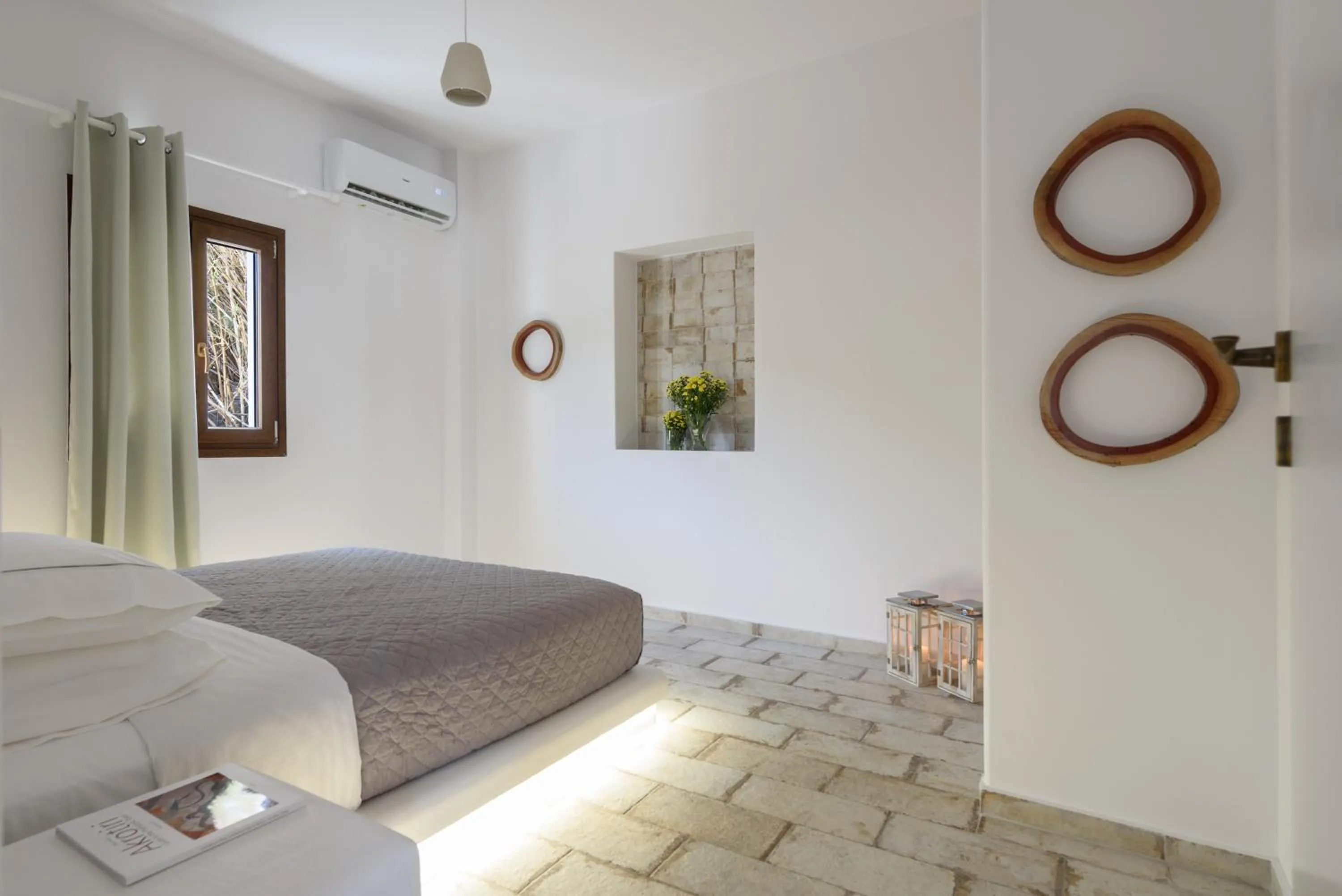 Bed in Elia Residences Santorini