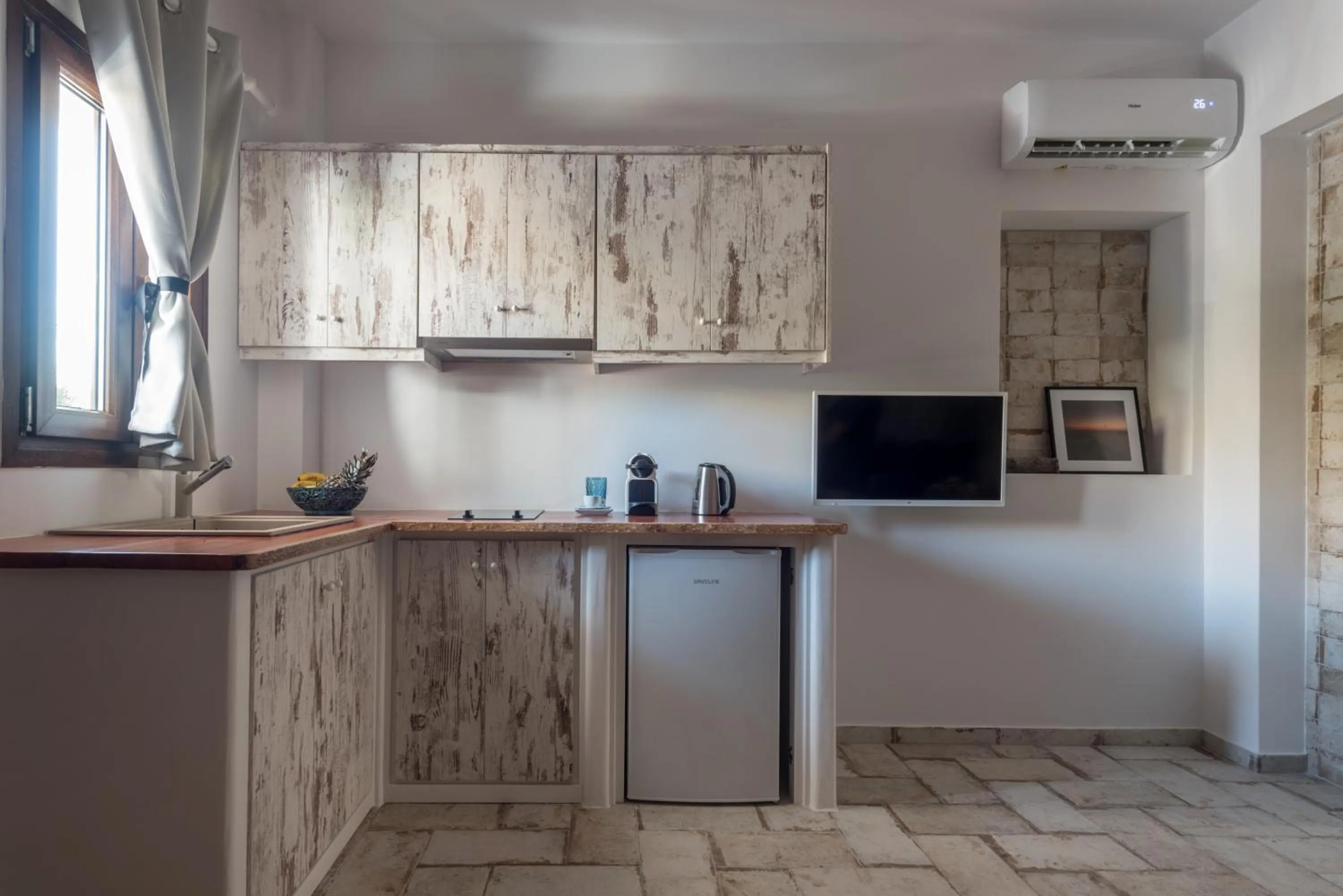 Kitchen or kitchenette in Elia Residences Santorini