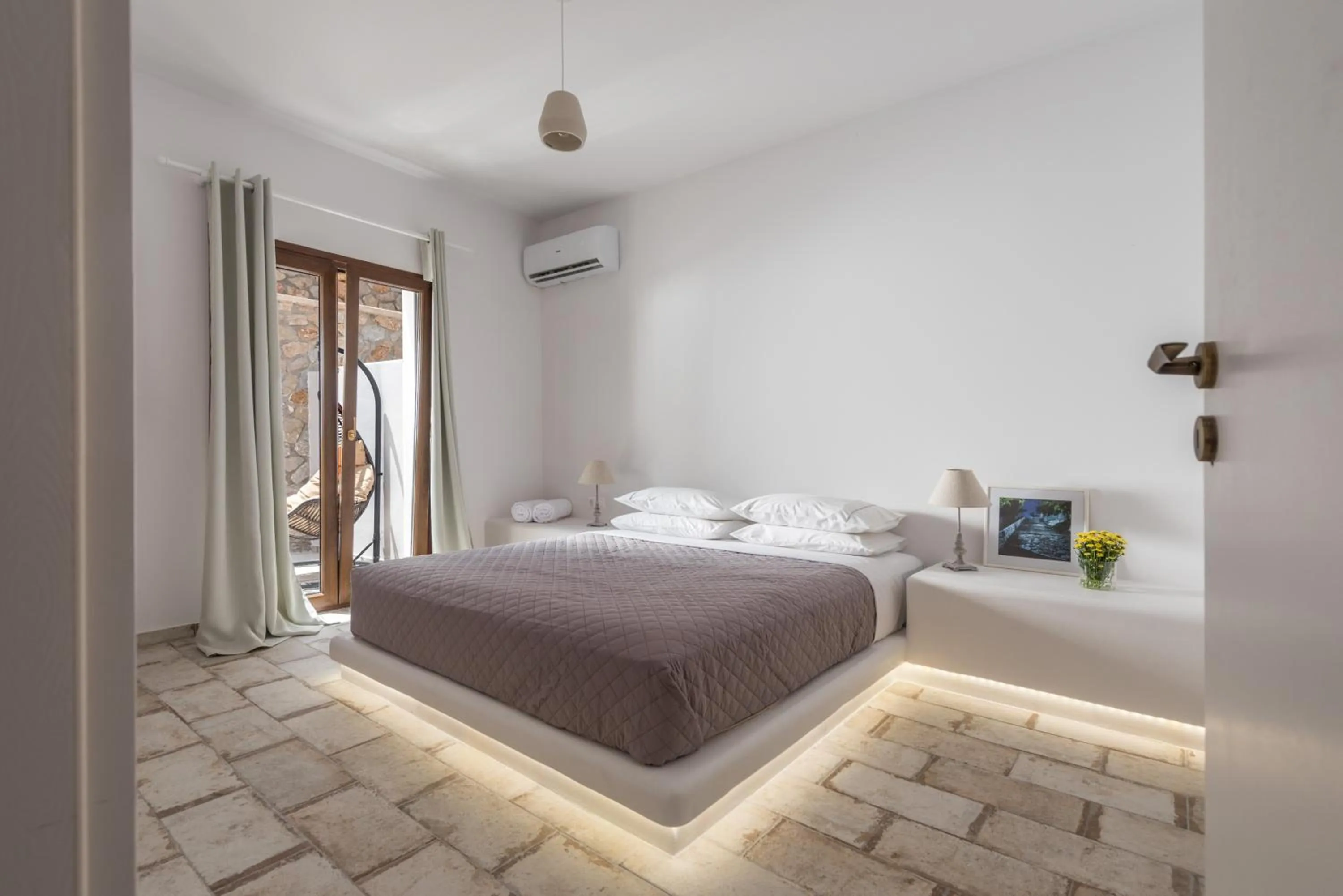 Bed in Elia Residences Santorini