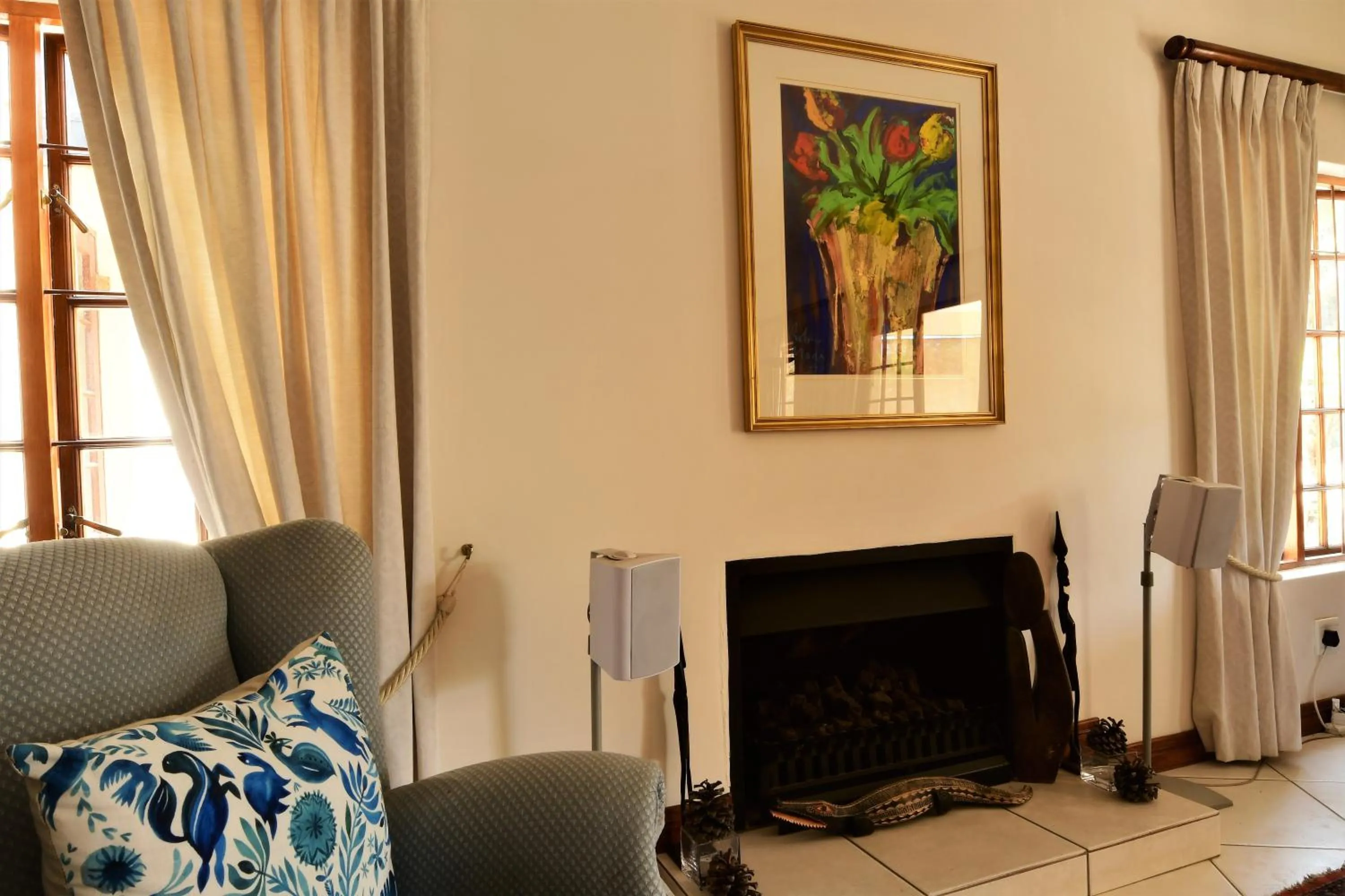 Communal lounge/ TV room in Highgrove Guesthouse Morningside Sandton