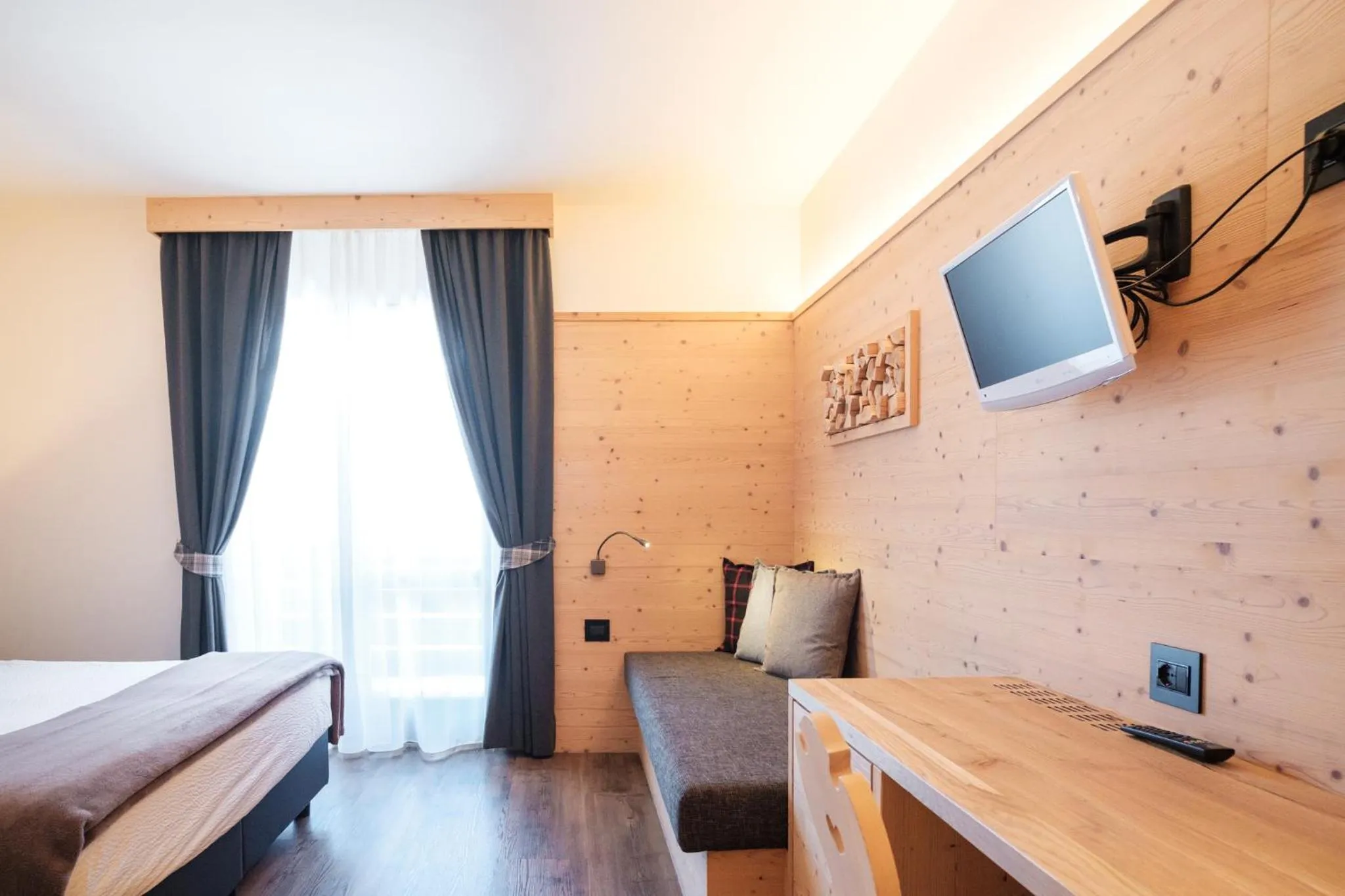 Photo of the whole room, Bed in Hotel Piccola Baita