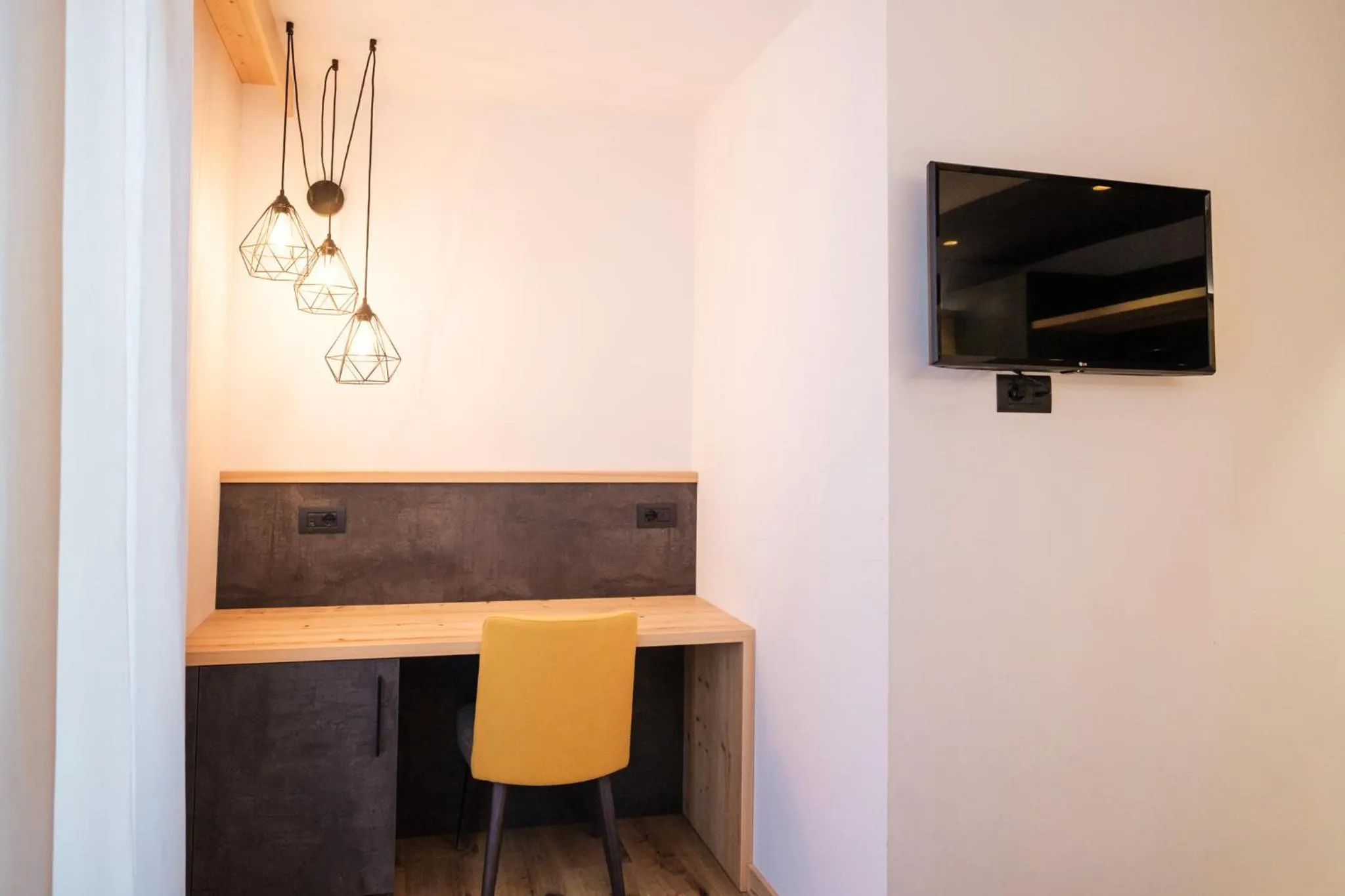 TV and multimedia in Hotel Piccola Baita