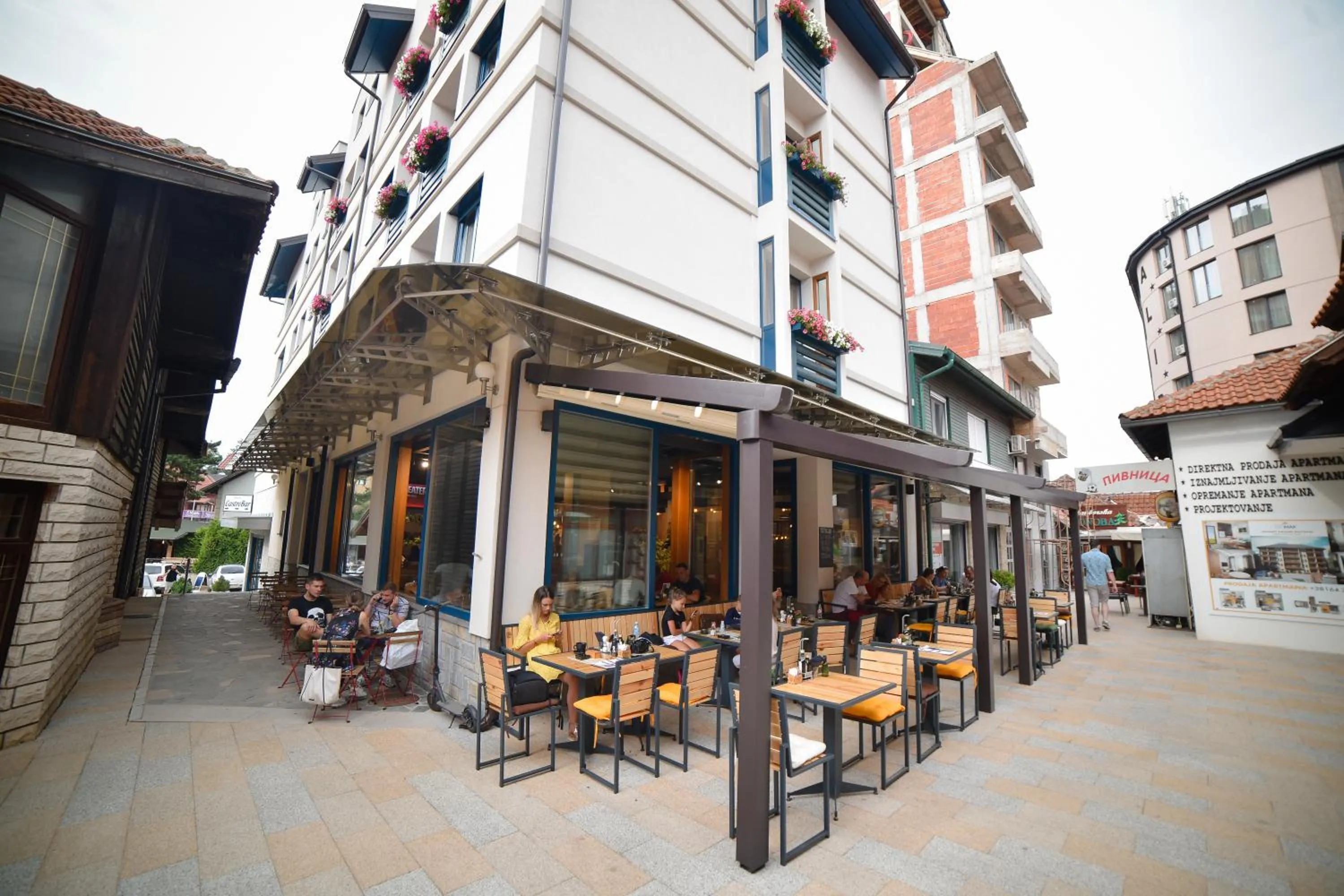 Patio in Central Inn