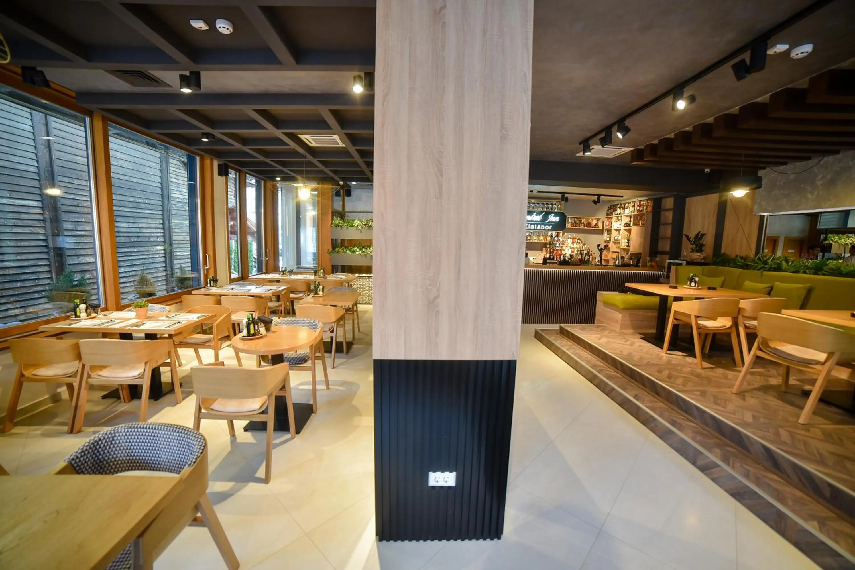 Restaurant/places to eat in Central Inn