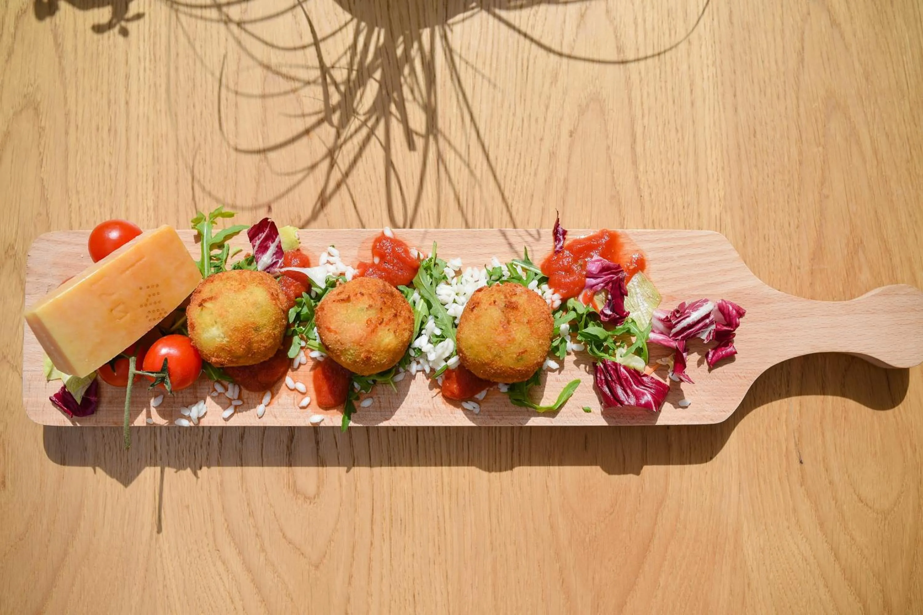 Restaurant/places to eat in Central Inn