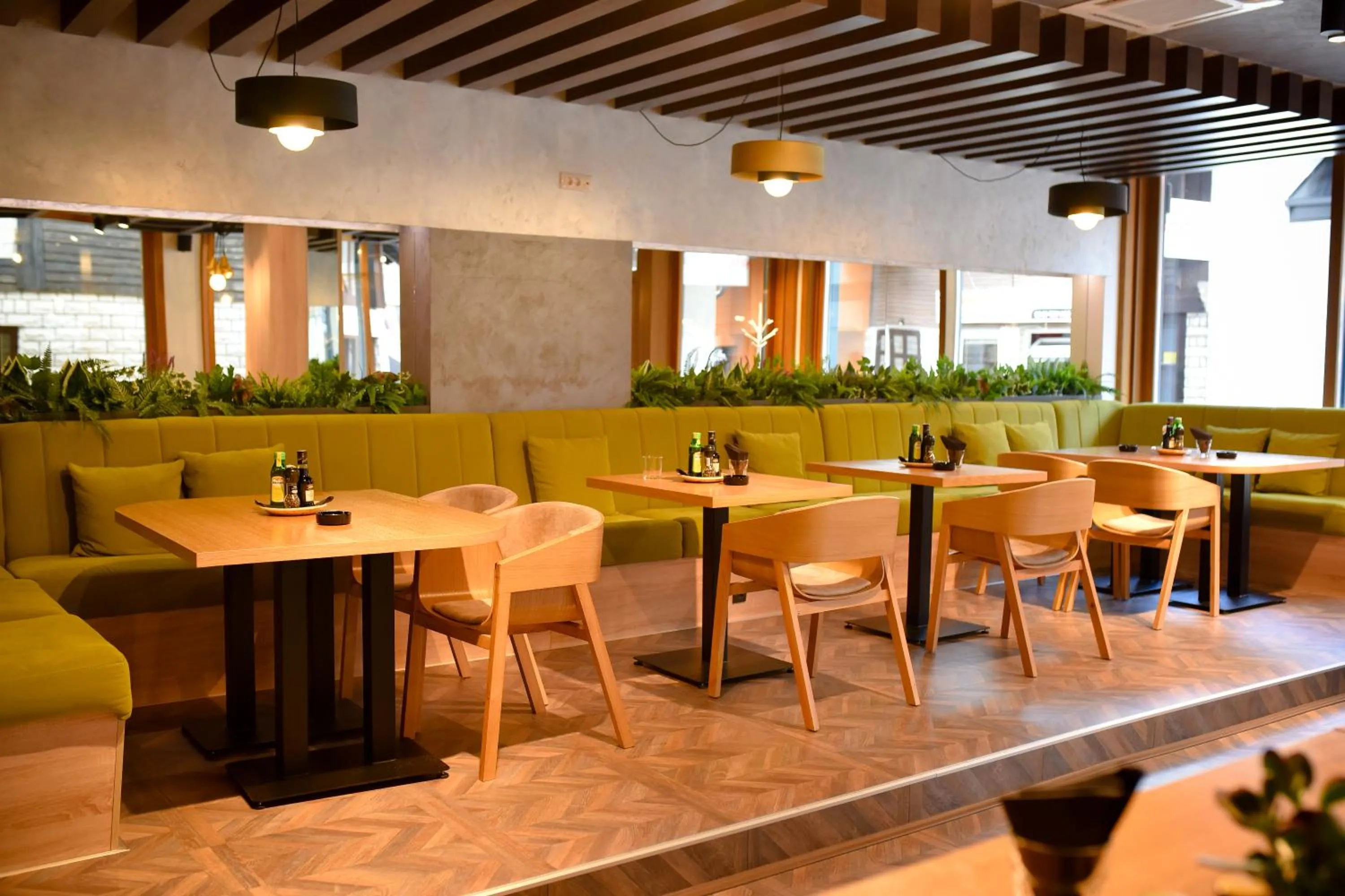 Restaurant/places to eat in Central Inn