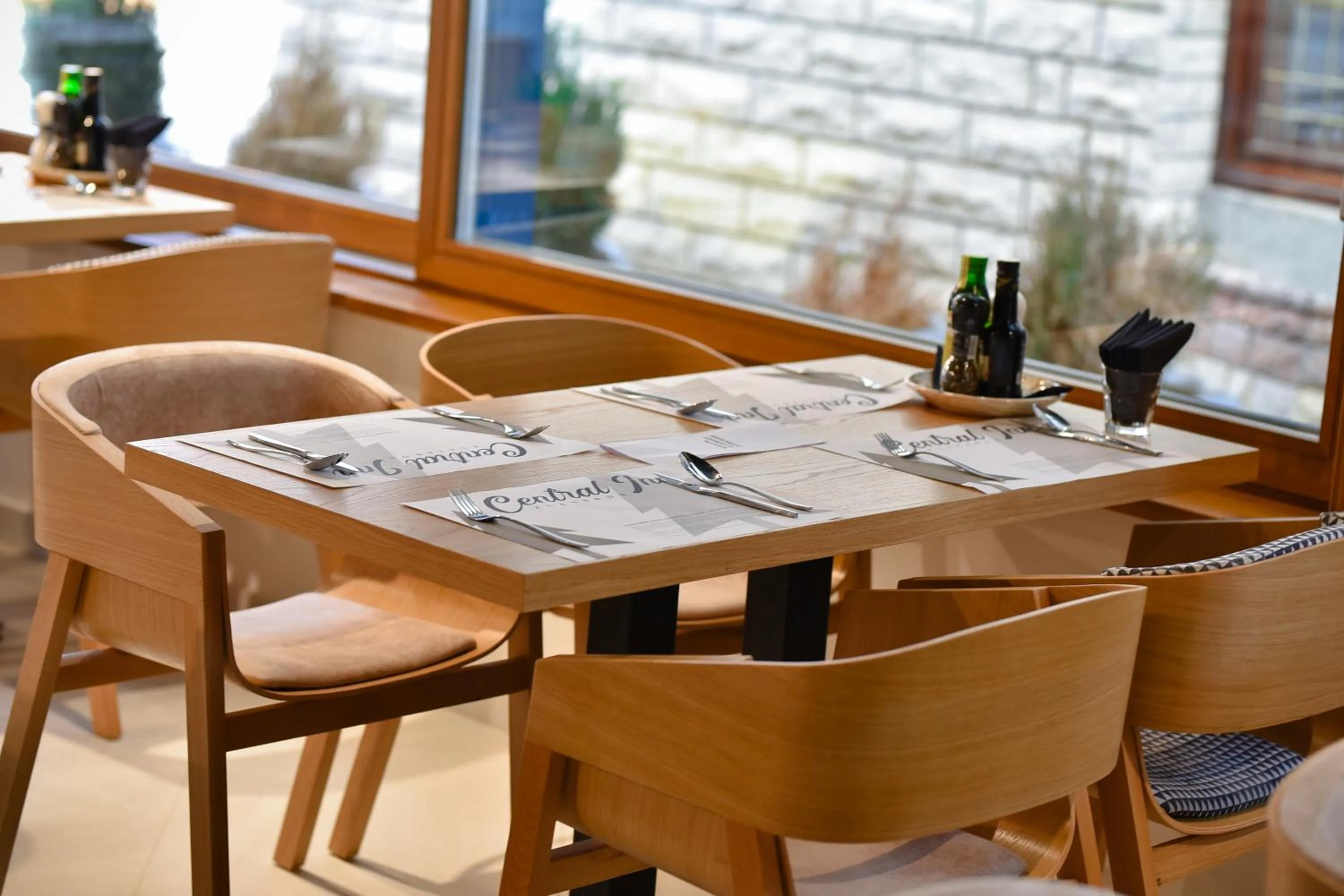 Restaurant/places to eat in Central Inn