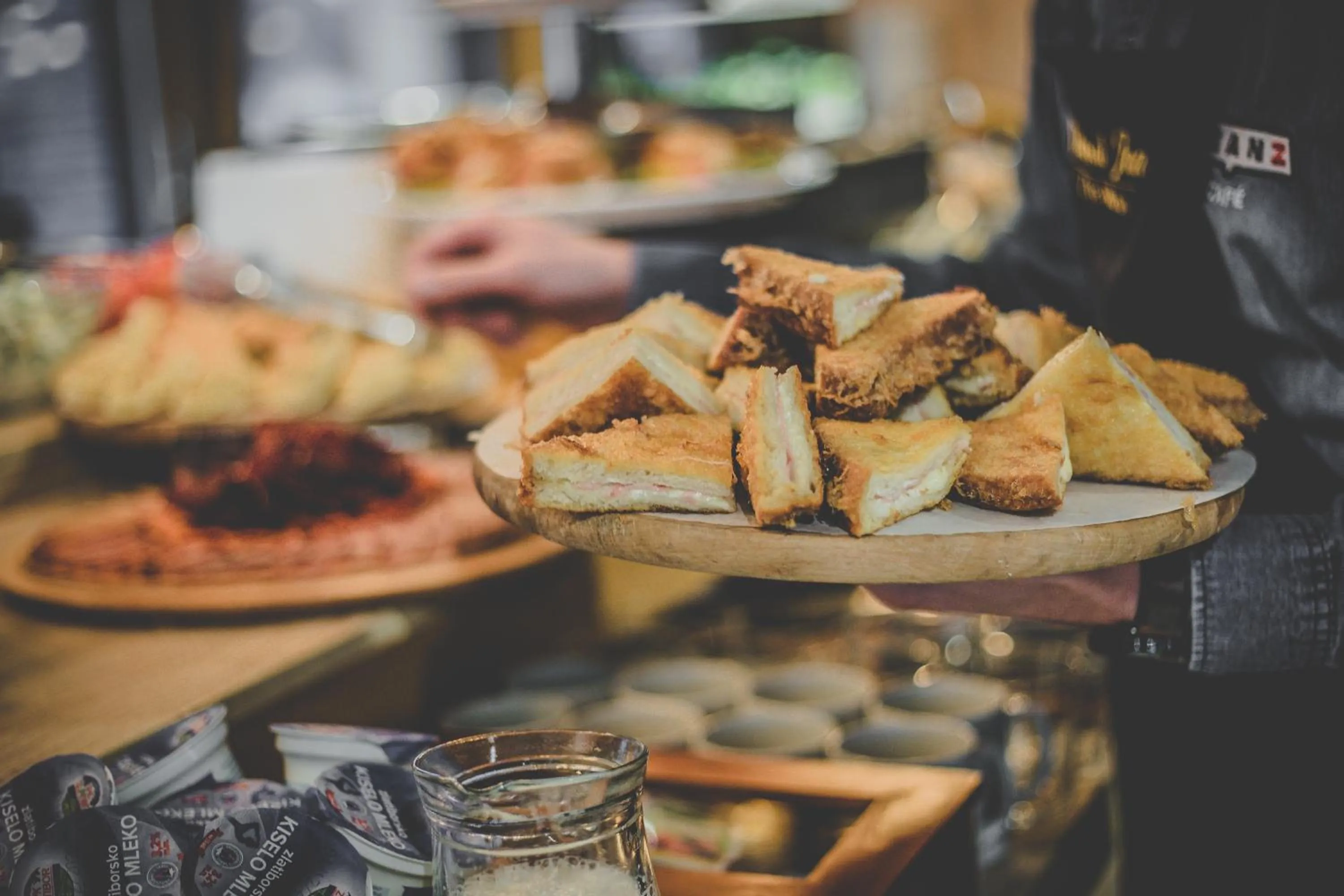 Restaurant/places to eat in Central Inn