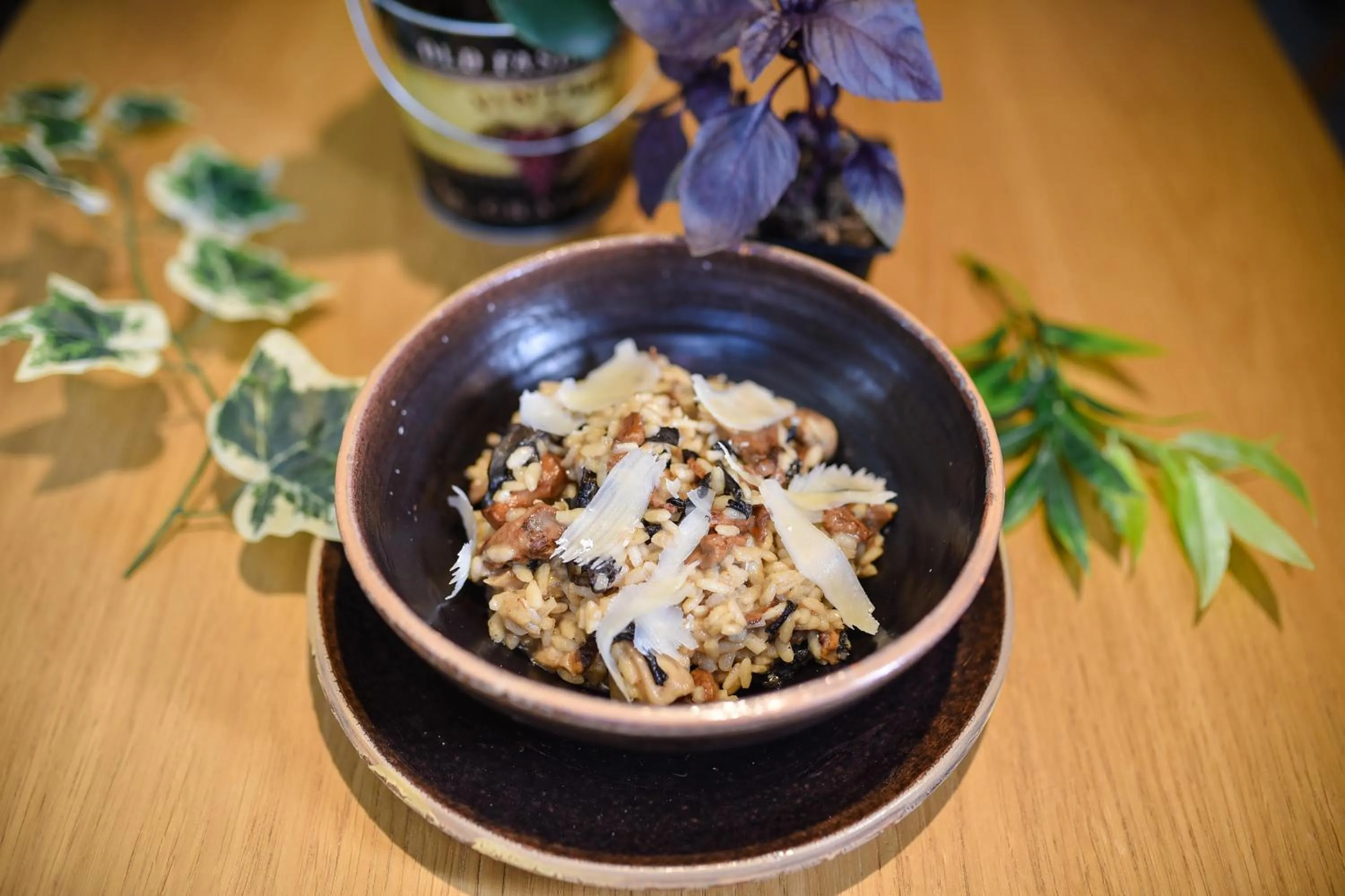 Restaurant/places to eat in Central Inn