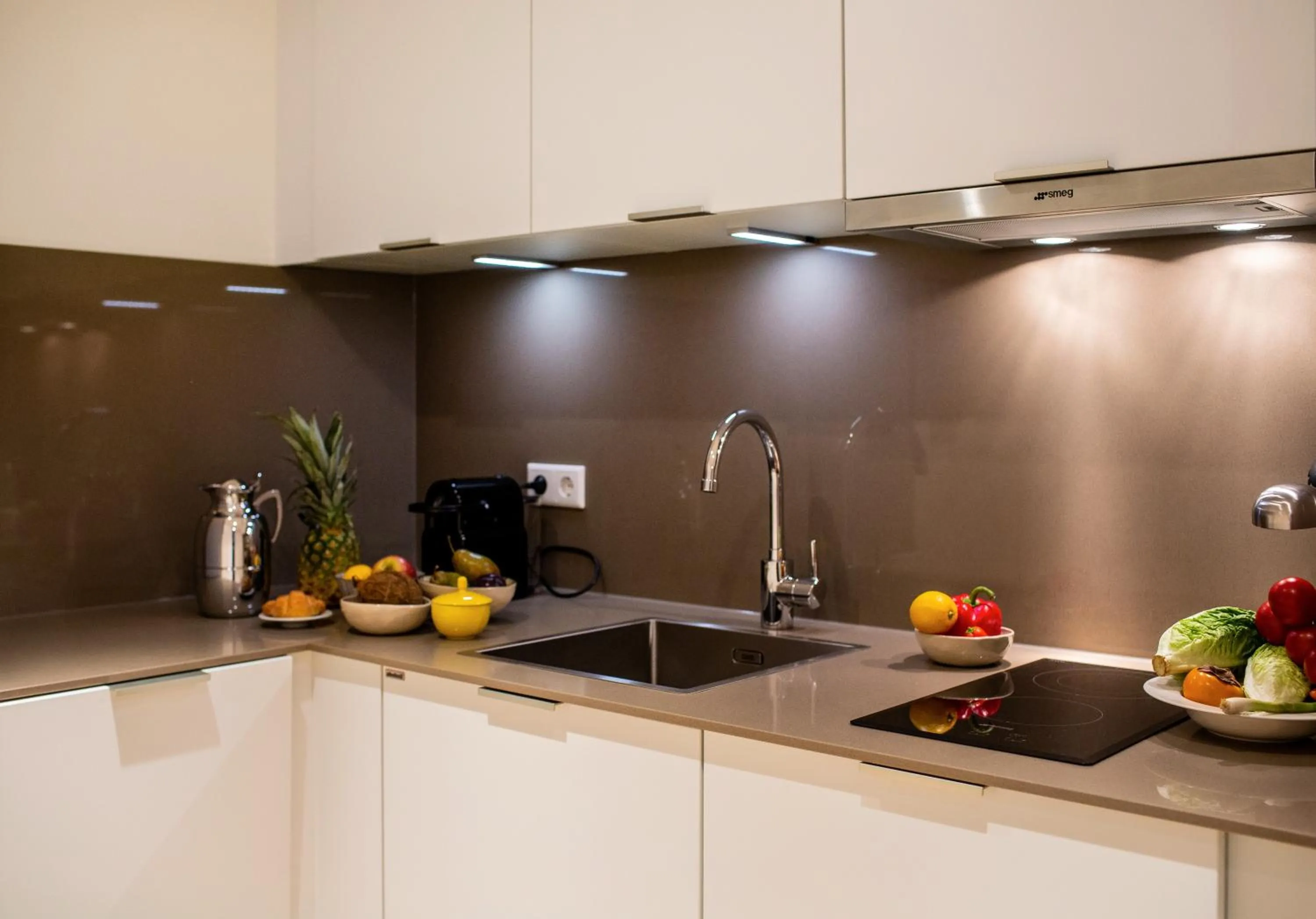 Kitchen or kitchenette in THE FLAG Oskar M.