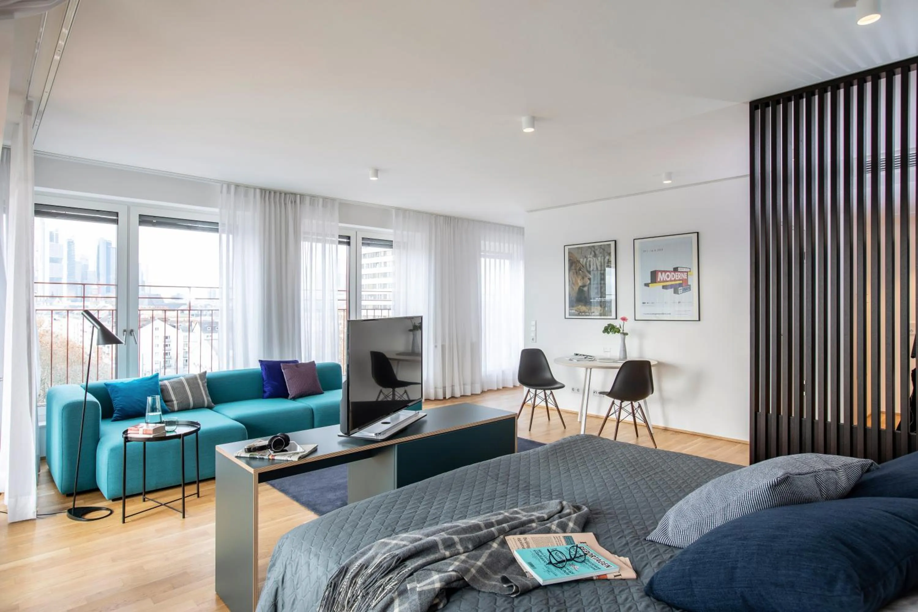 Living room in THE FLAG Oskar M.