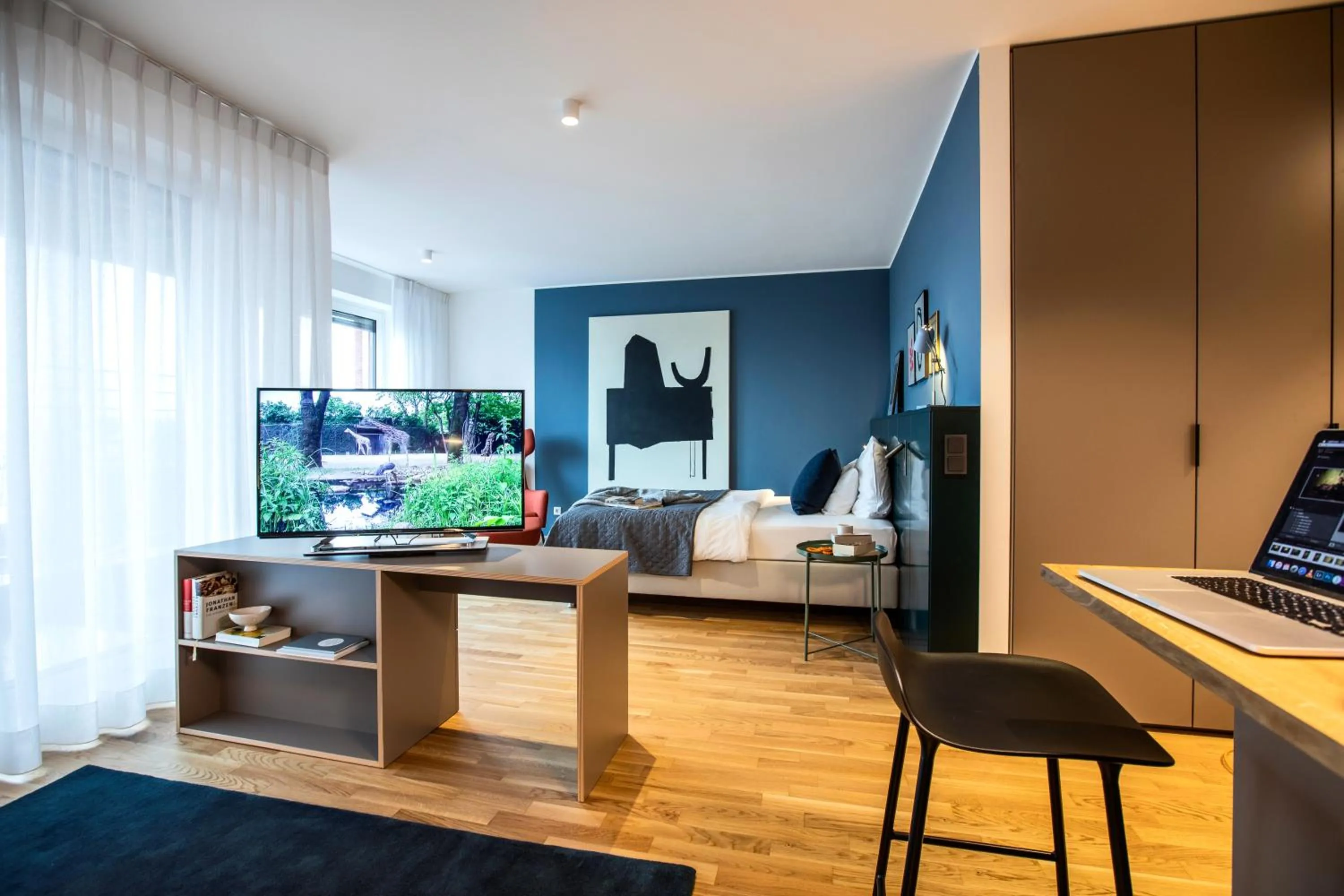 Living room in THE FLAG Oskar M.