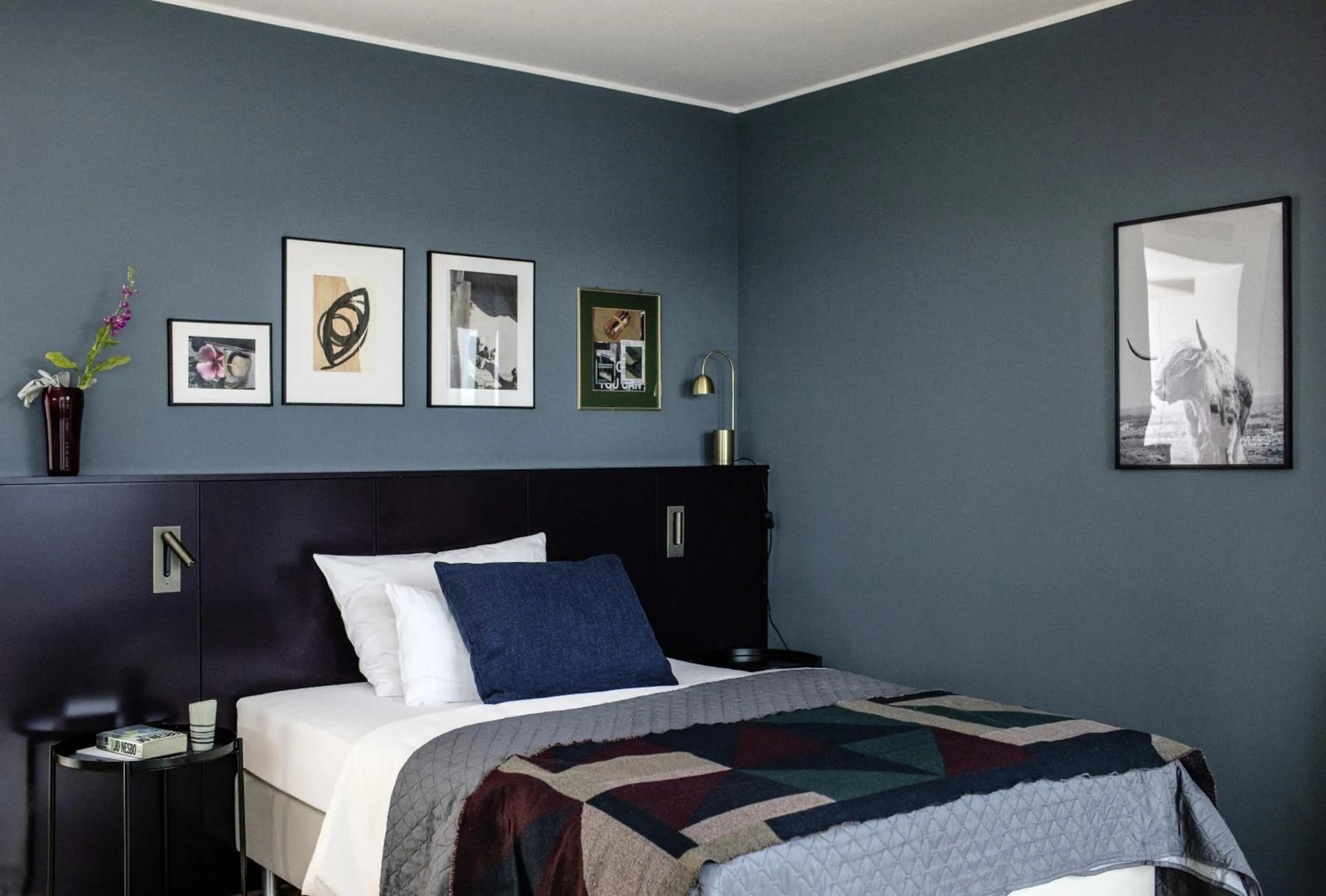 Bed in THE FLAG Oskar M.