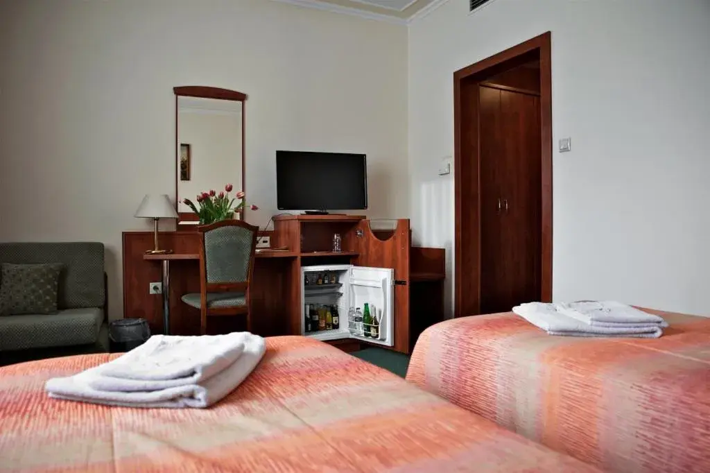 Superior Room with Extra Bed in Hotel Lukács Superior Superior Room with Extra Bed in Hotel Lukács Superior