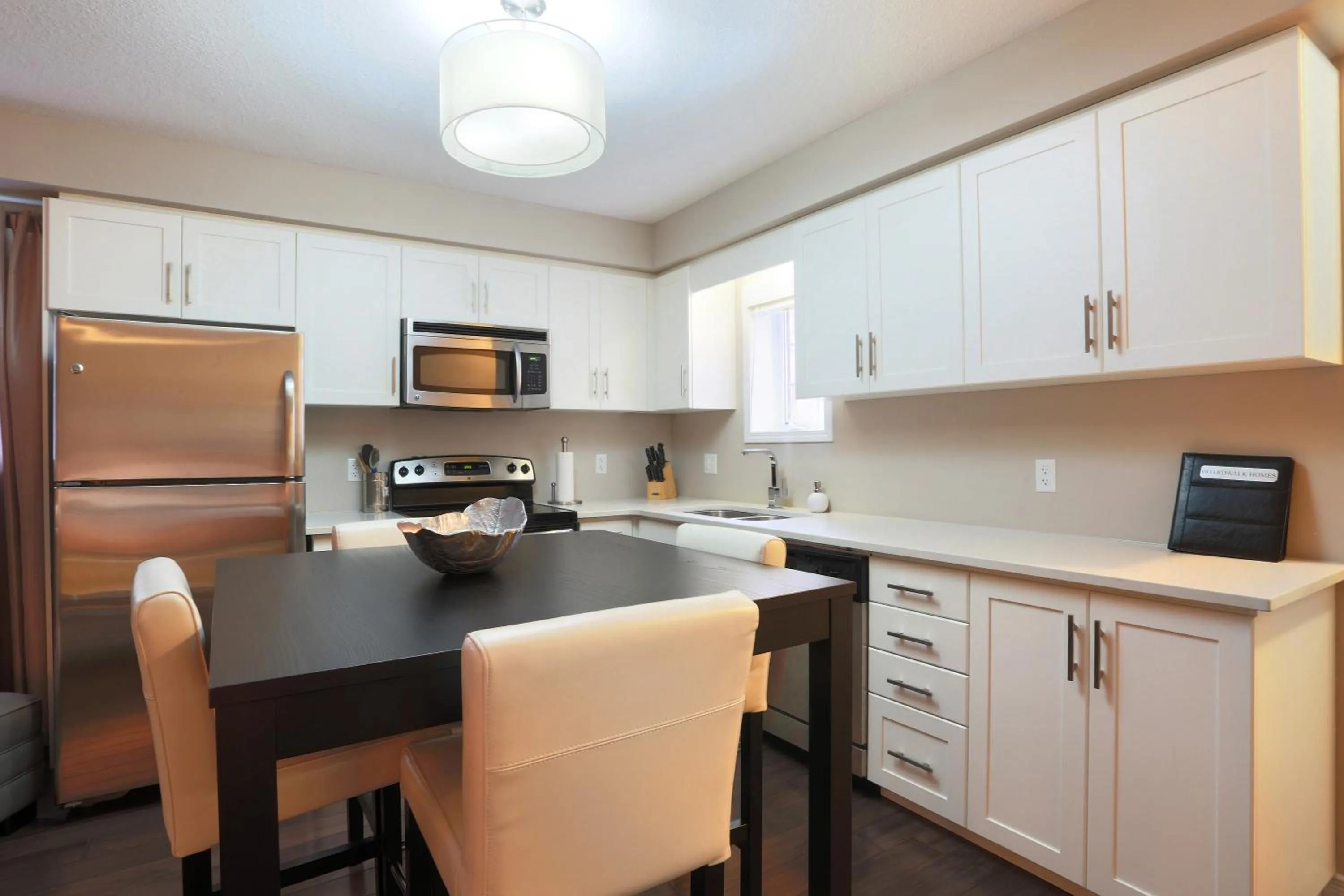 Kitchen or kitchenette in Boardwalk Homes - Vacation Homes & Executive Suites