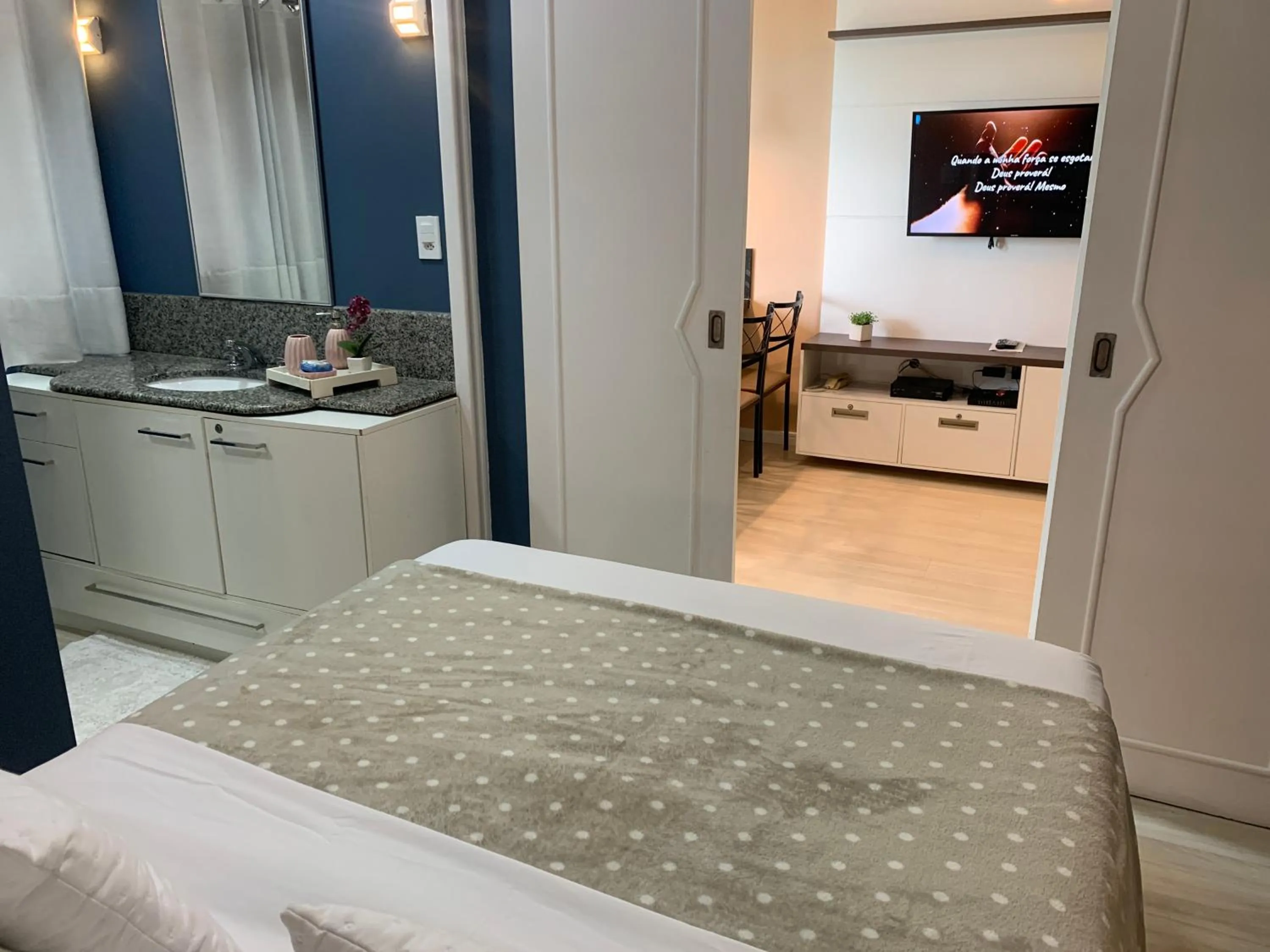 Bedroom, Bed in Ocean Flat Premium com vista para o mar