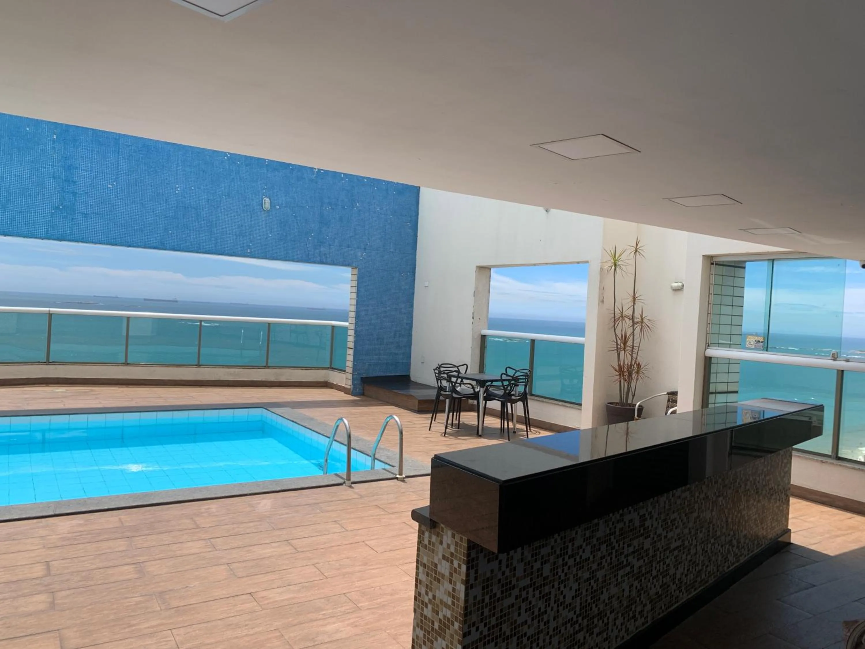 Pool view in Ocean Flat Premium com vista para o mar