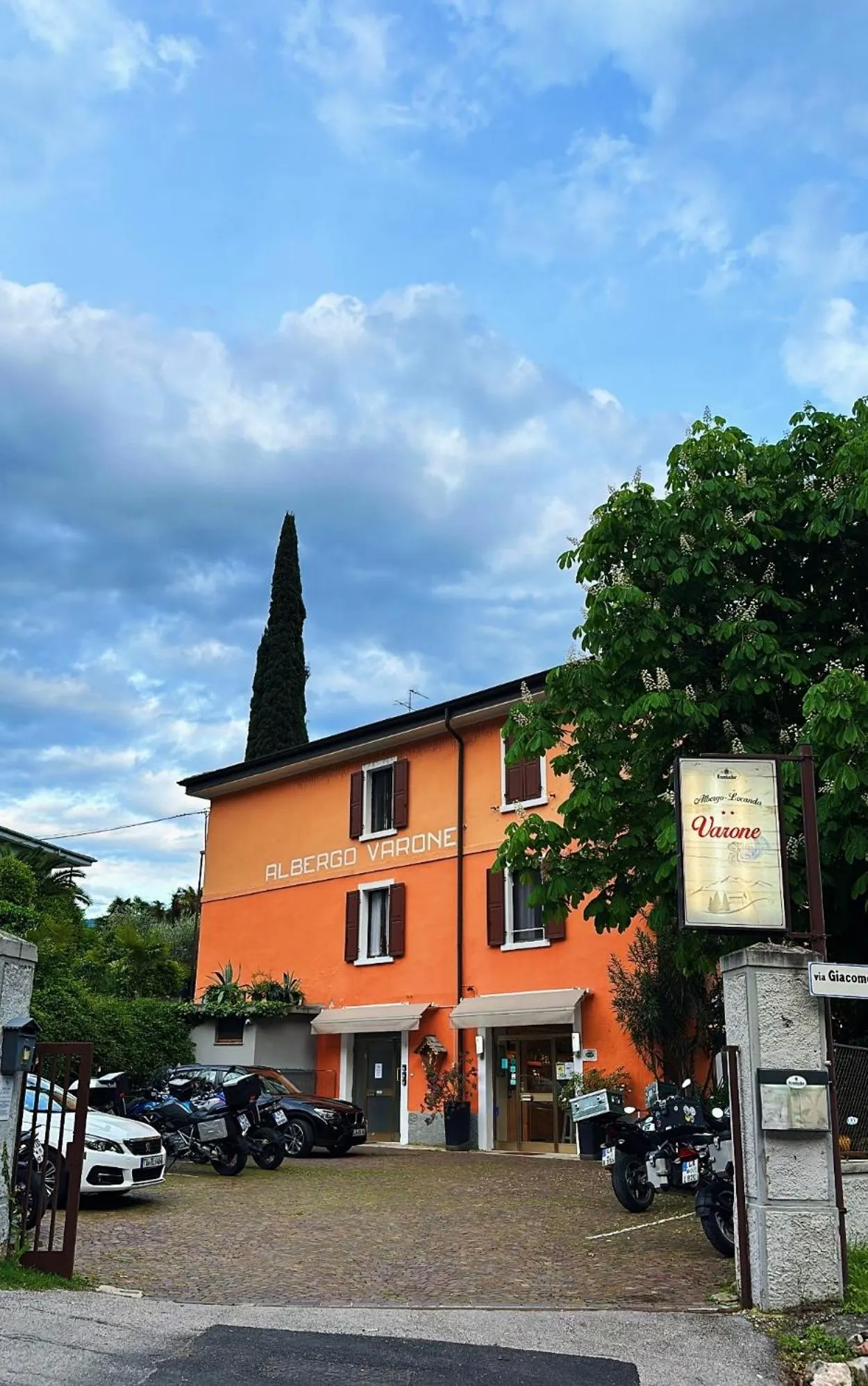Property building in Albergo Varone