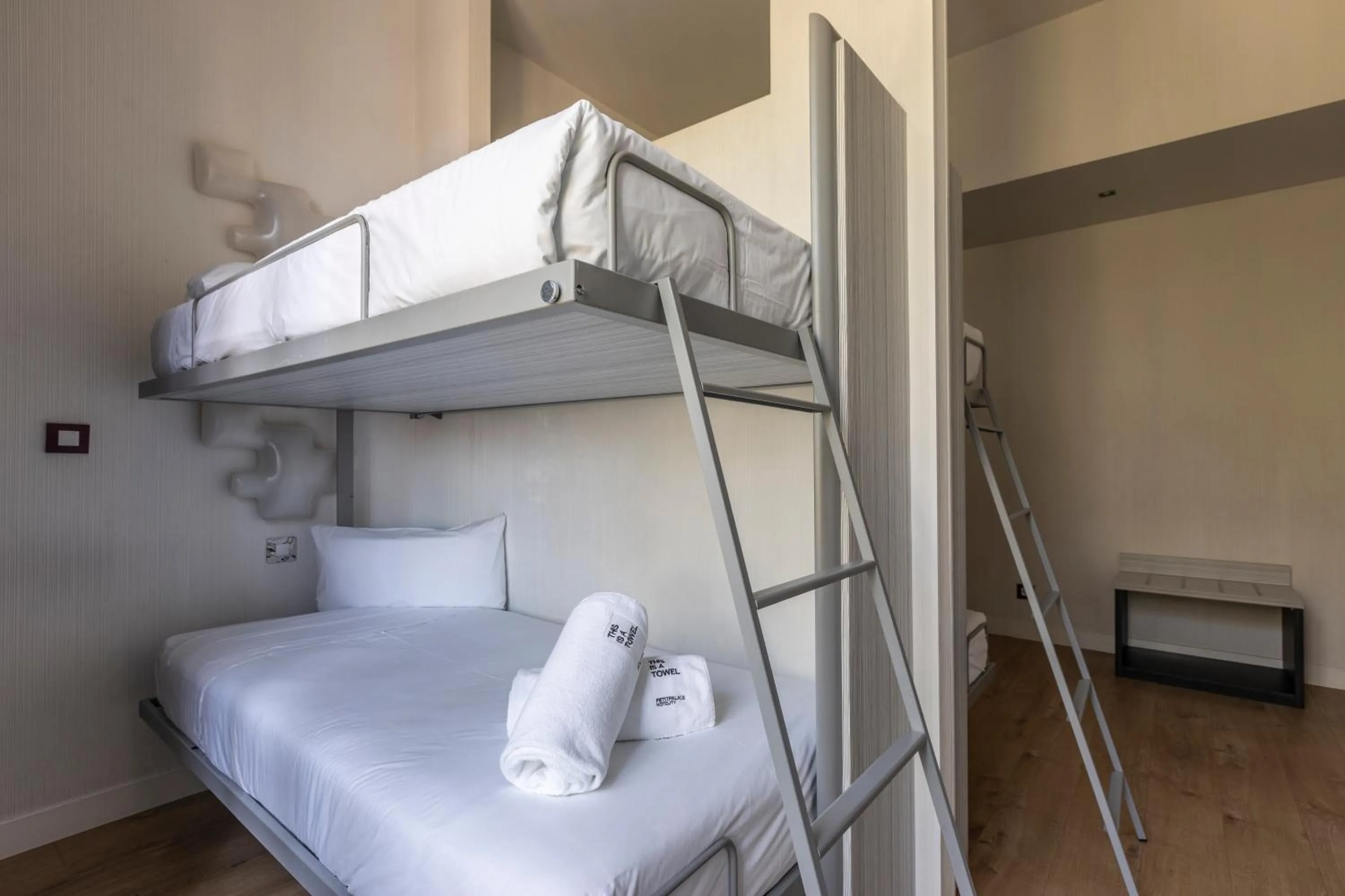 bunk bed, Bed in Petit Palace Santa Bárbara