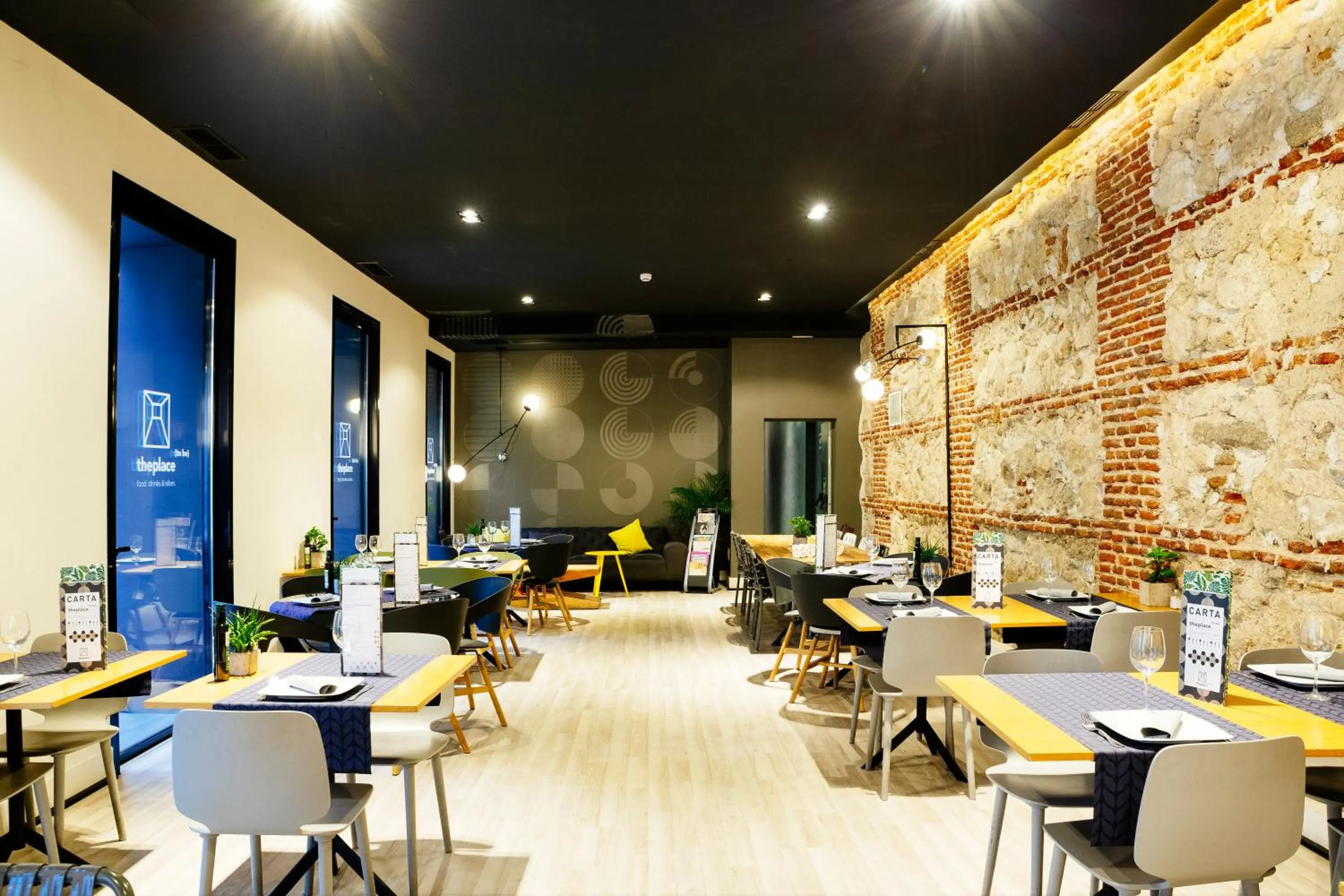 Restaurant/places to eat in Petit Palace Santa Bárbara