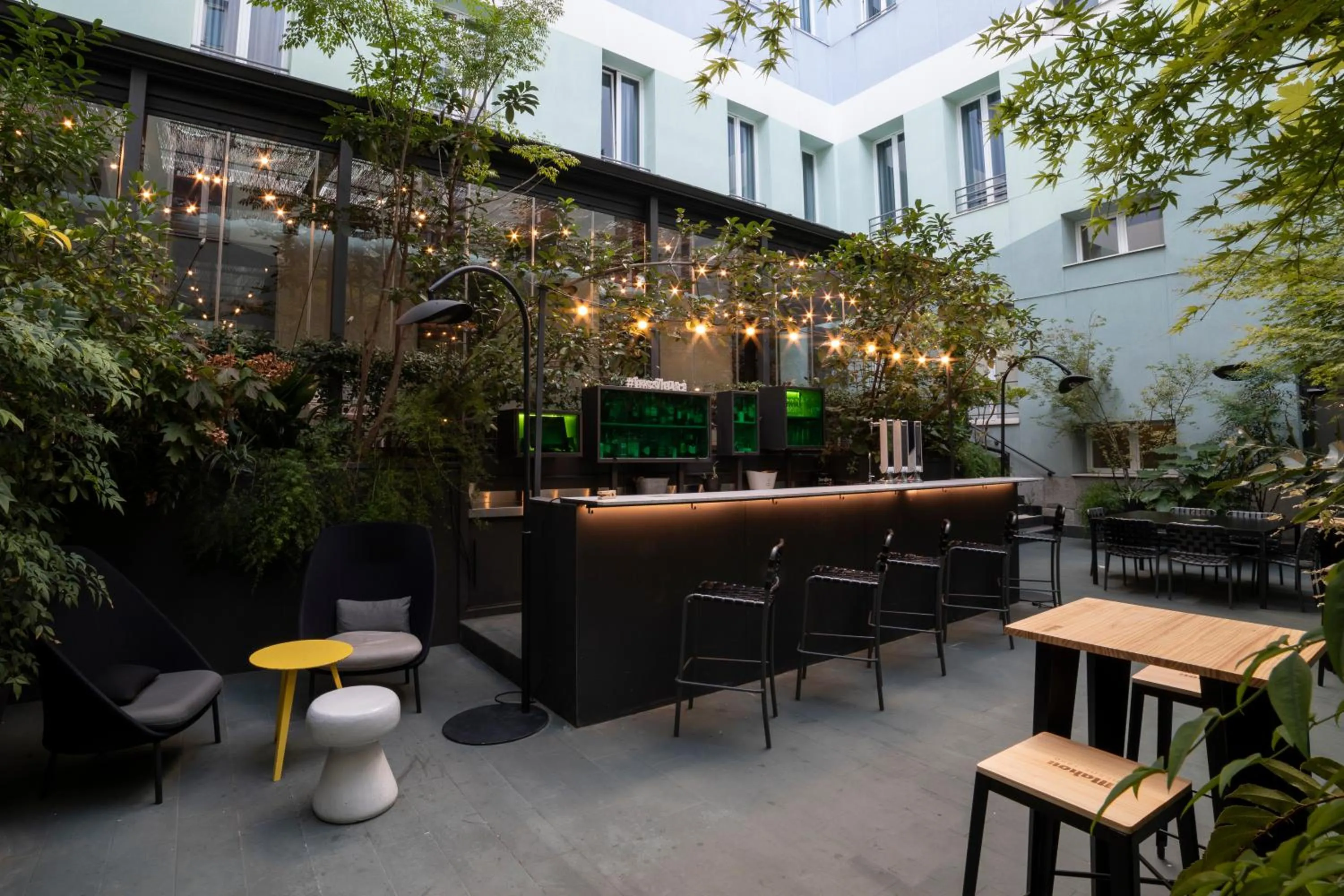 Lounge or bar in Petit Palace Santa Bárbara