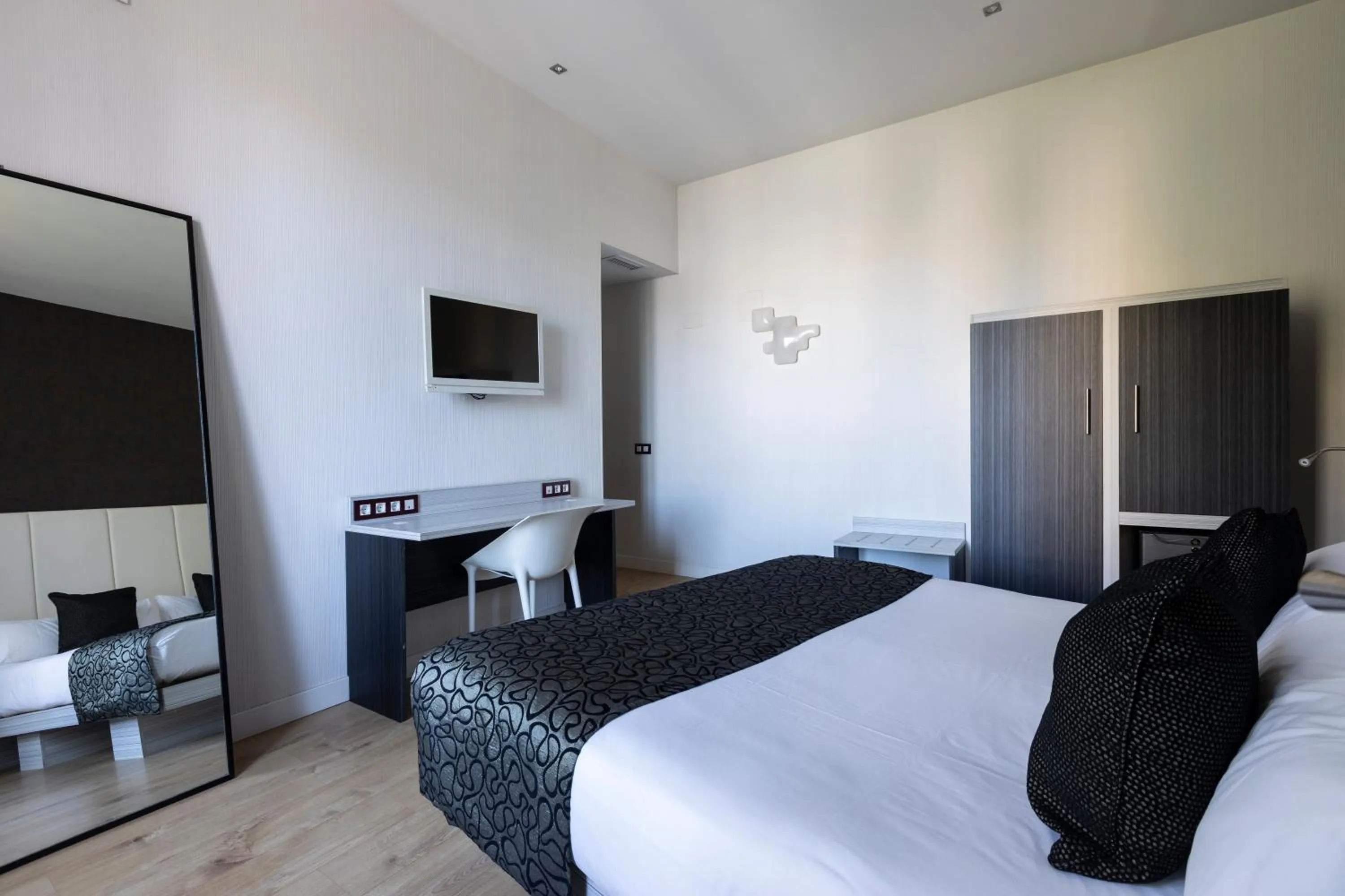 Bedroom, Bed in Petit Palace Santa Bárbara