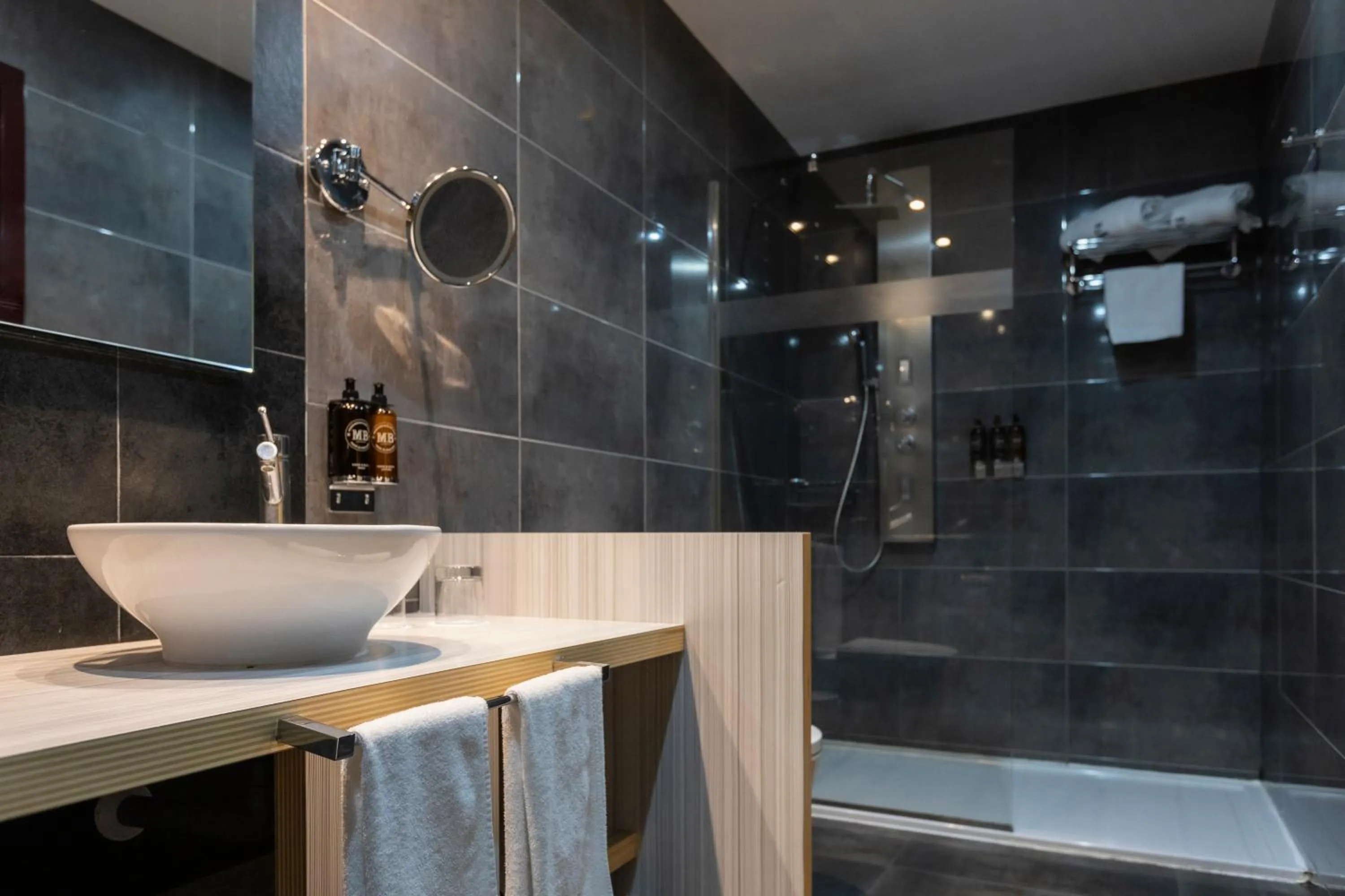 Bathroom in Petit Palace Santa Bárbara