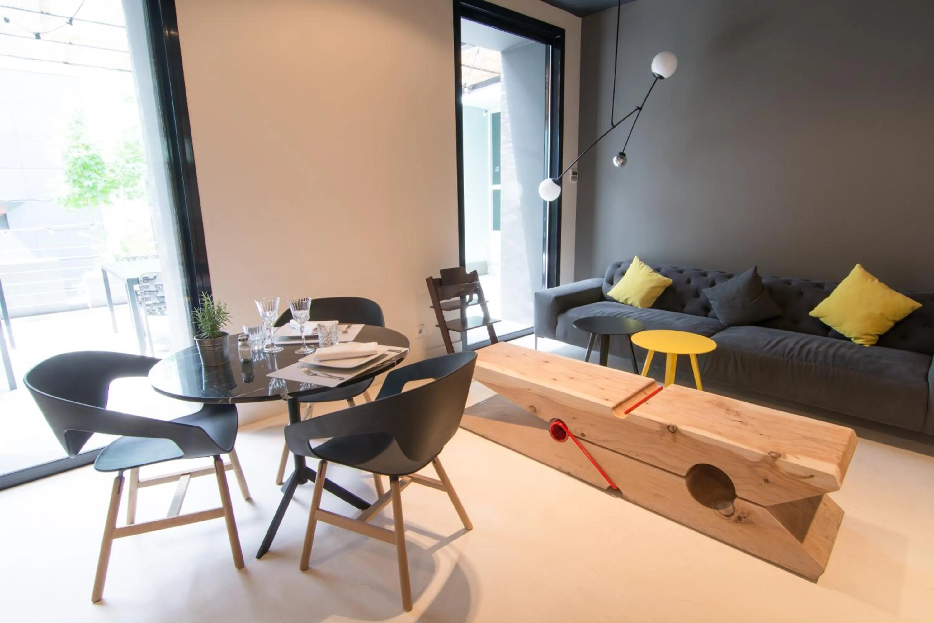 Restaurant/places to eat in Petit Palace Santa Bárbara