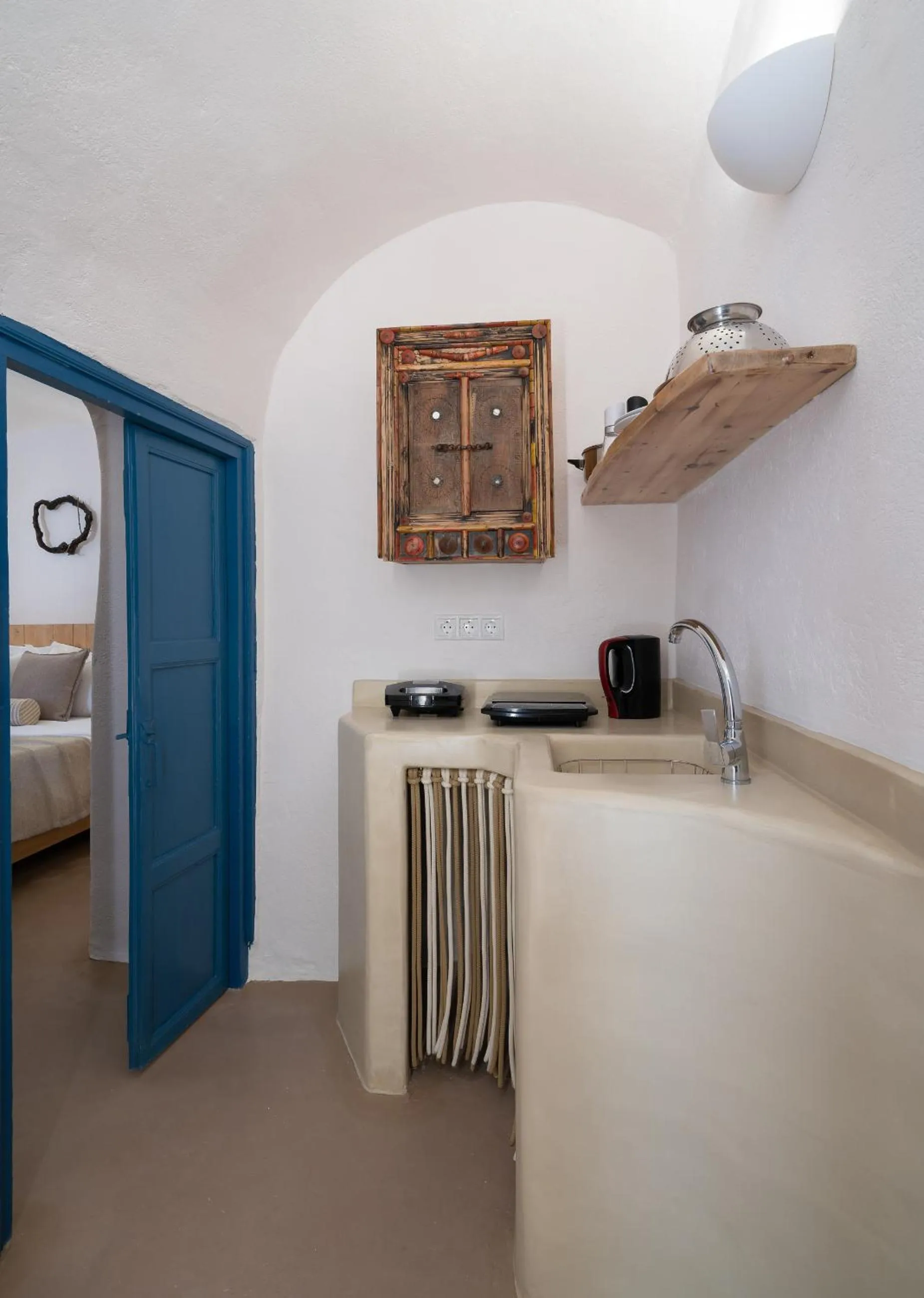 Coffee/tea facilities in Nalas Suites